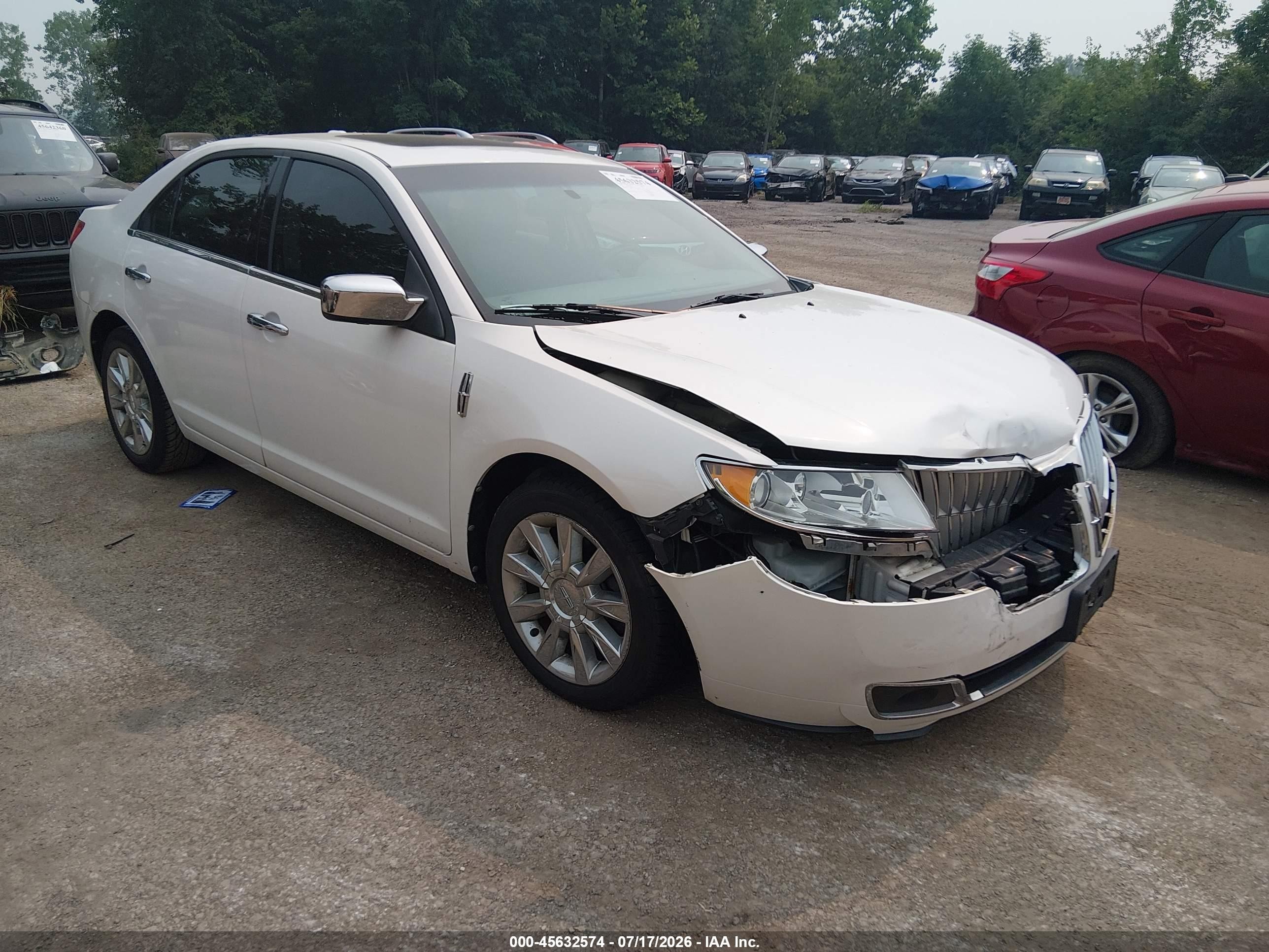 2010 Lincoln MKZ, VIN 3LNHL2GC2AR647065 — Front end