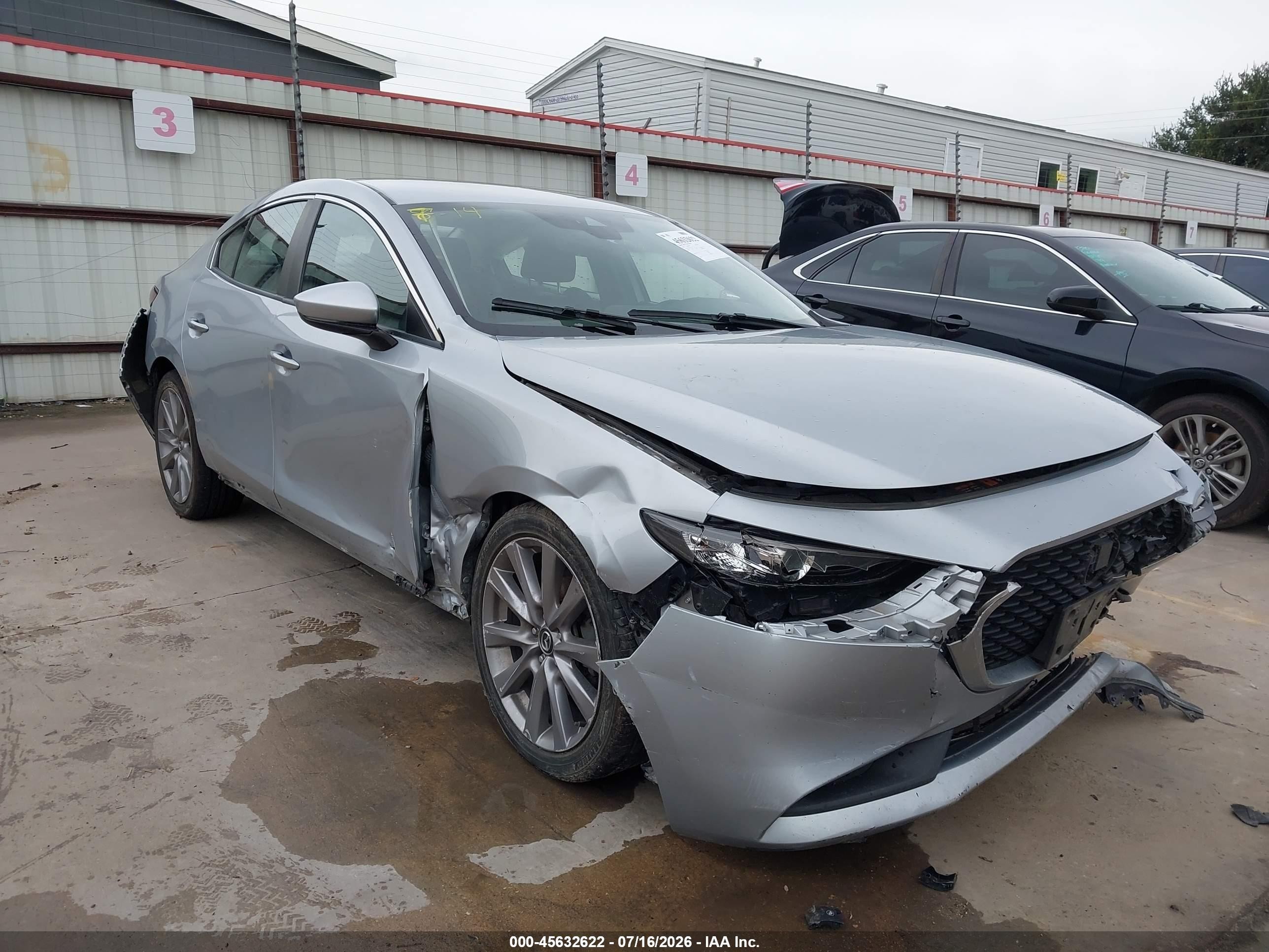 2020 Mazda 3 Select, VIN JM1BPACL7L1173349 — Front end