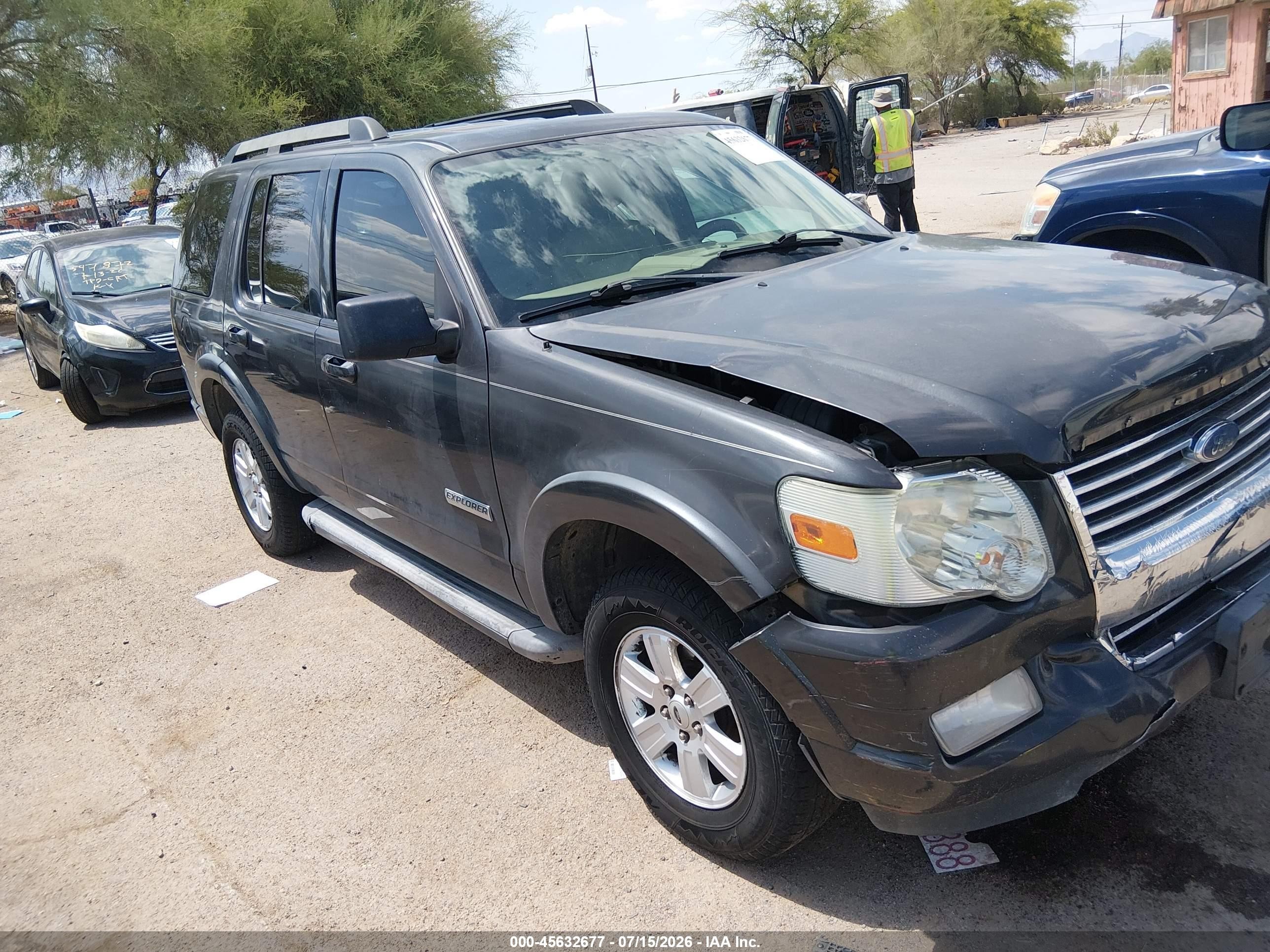 2007 Ford Explorer XLT, VIN 1FMEU73E77UB68517 — Front end