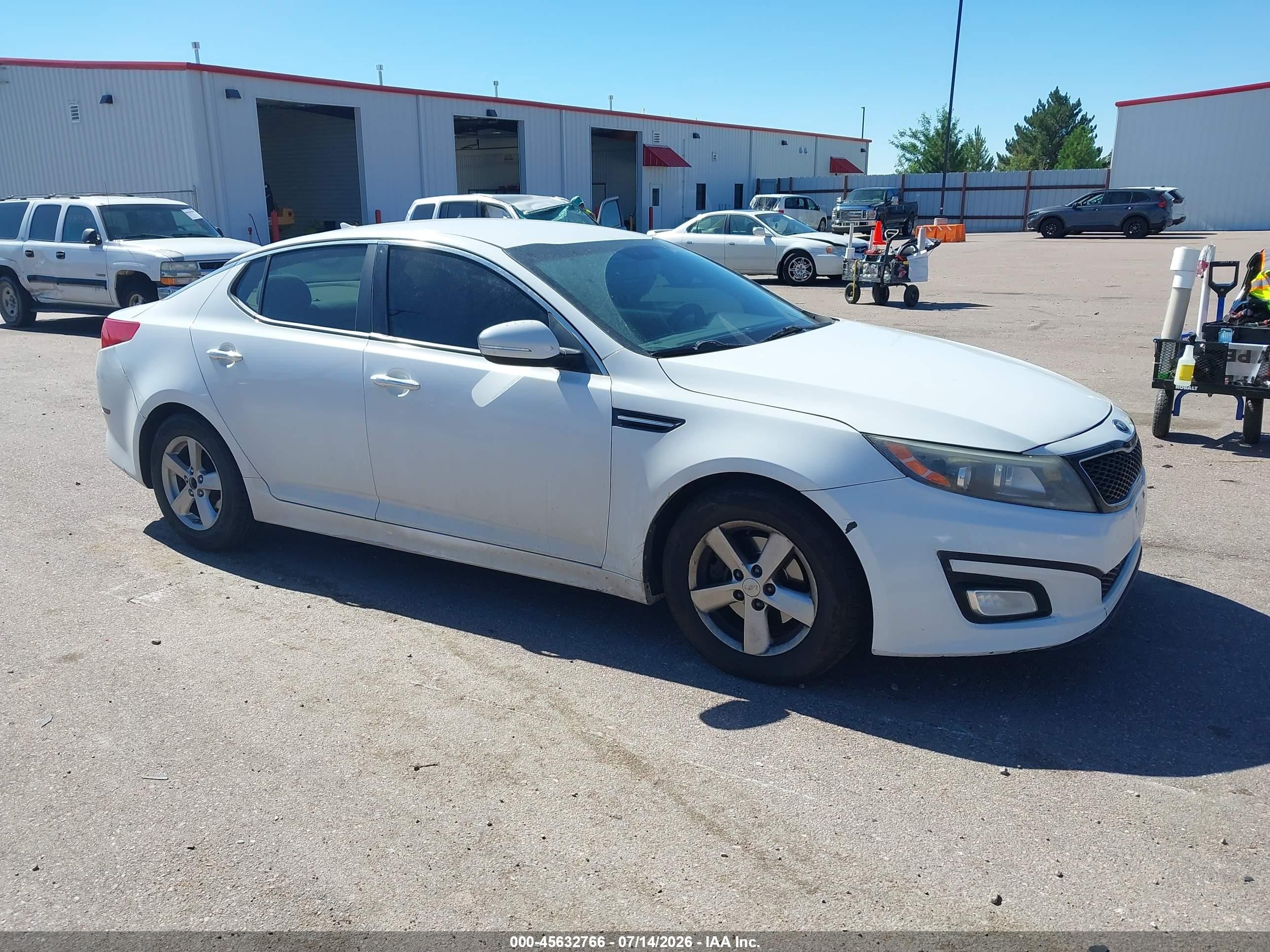 2015 Kia Optima LX, VIN 5XXGM4A71FG366580 — Normal wear