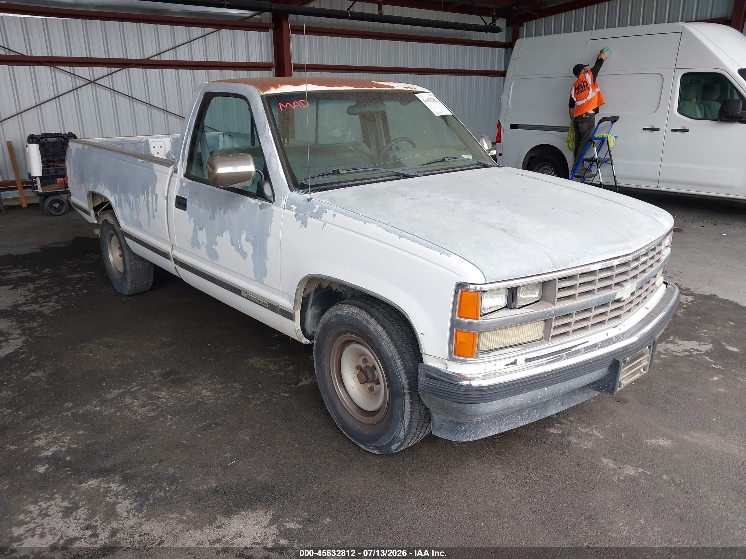 1989 Chevrolet Silverado 2500, VIN 1GCFC24K4KE122150 — Normal wear