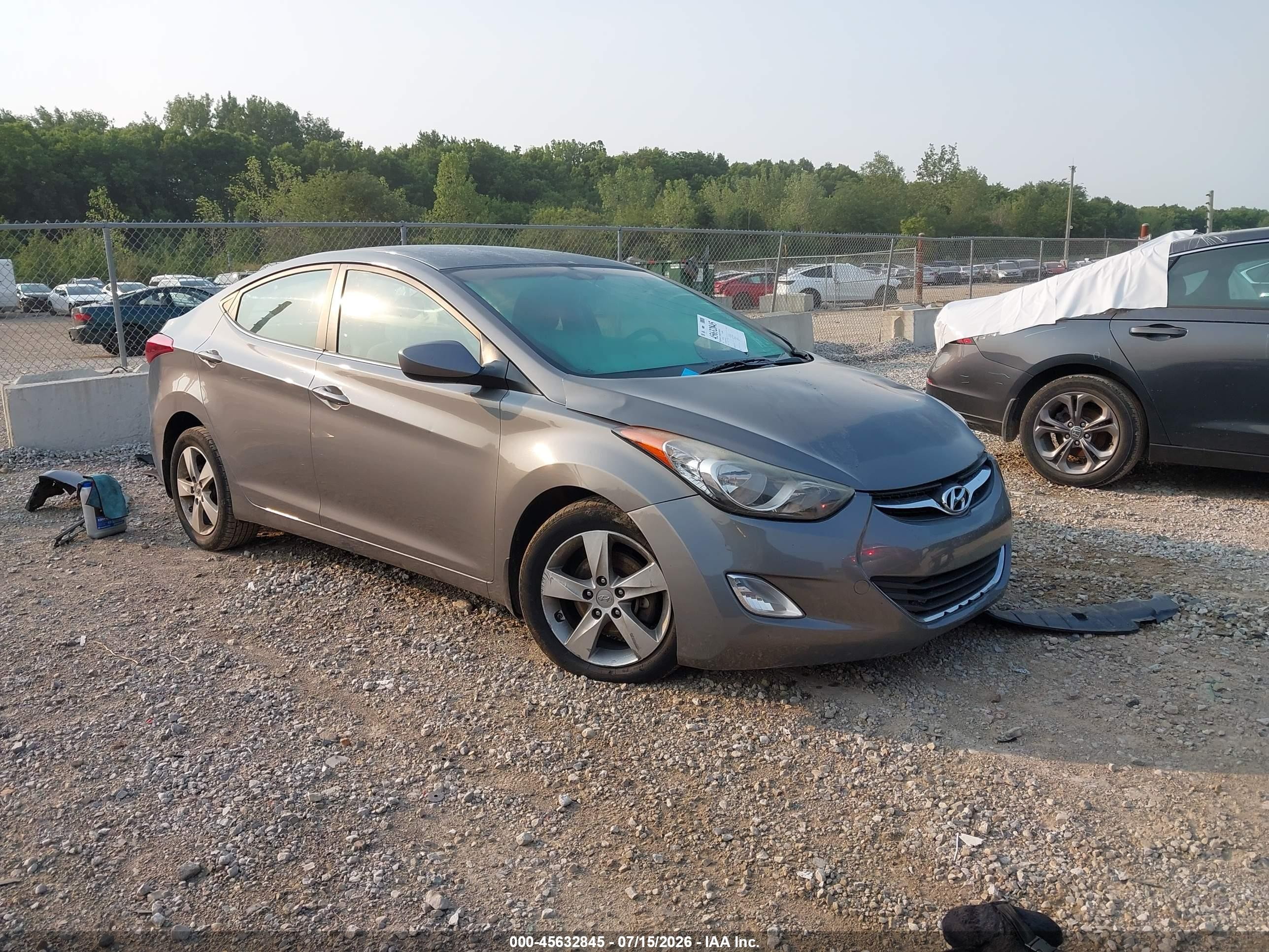 2013 Hyundai Elantra GLS, VIN 5NPDH4AE0DH390232 — Front end