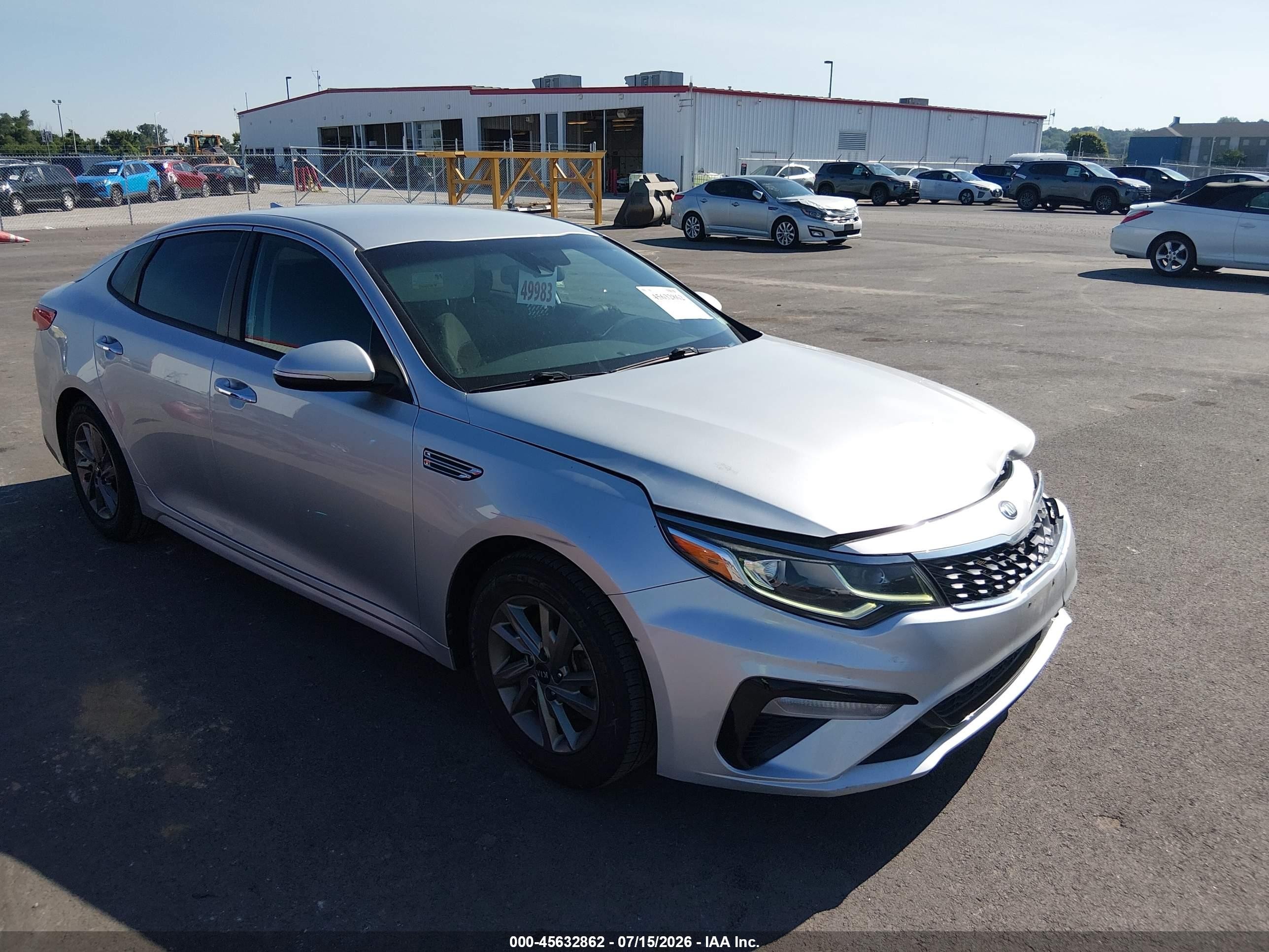 2019 Kia Optima LX, VIN 5XXGT4L39KG338758 — Front end