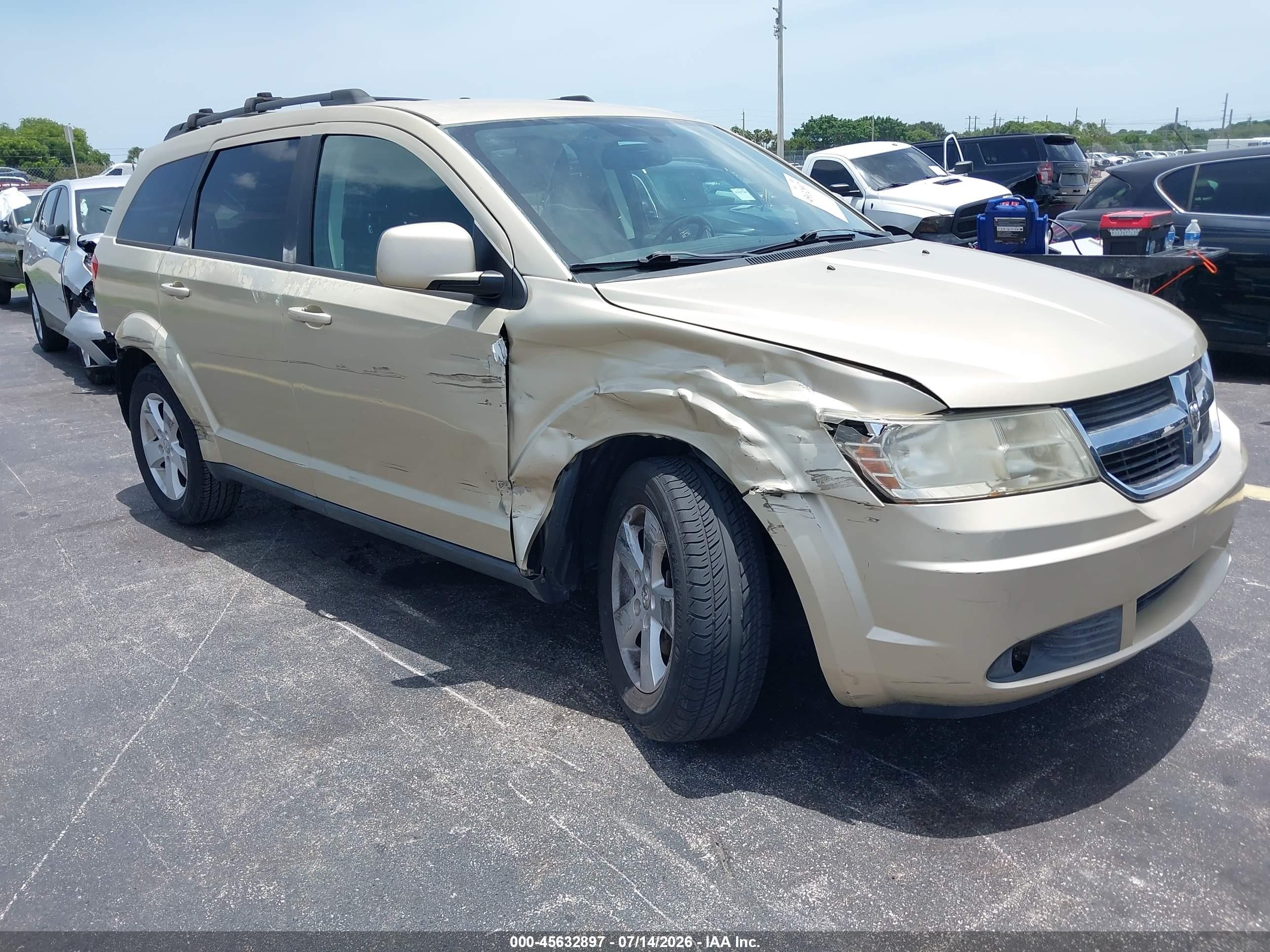 2010 Dodge Journey SXT, VIN 3D4PG5FV5AT116313 — Бок