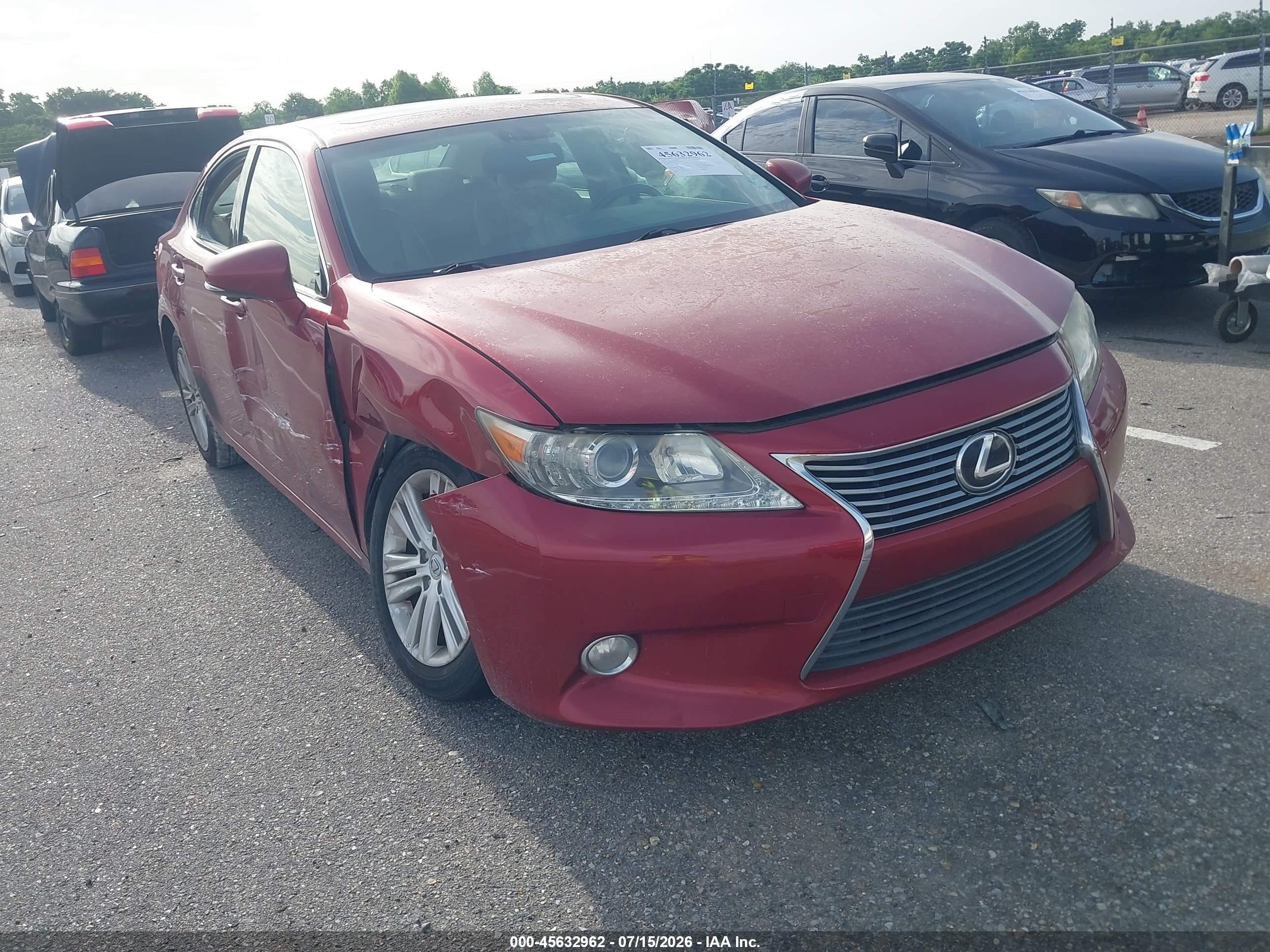 2015 Lexus ES 330, VIN JTHBK1GG6F2206110 — Бок