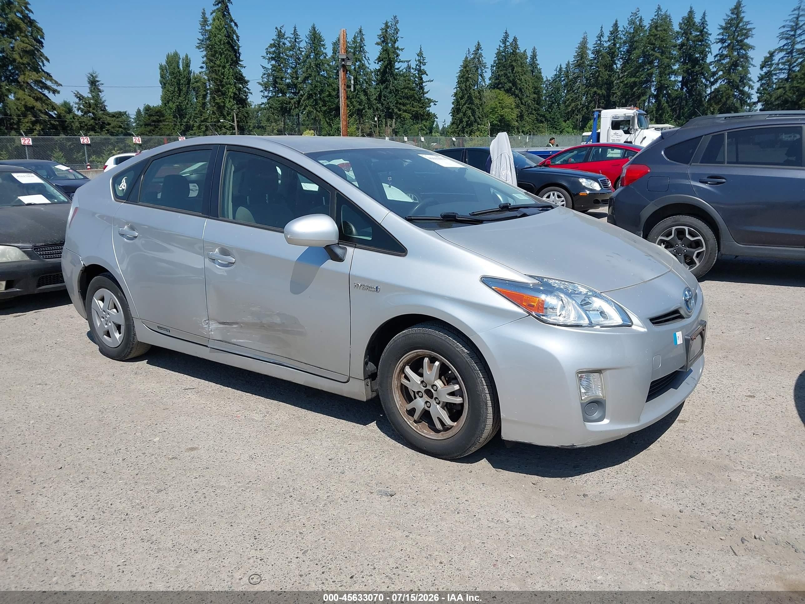 2011 Toyota Prius II, VIN JTDKN3DU2B0257818 — Side