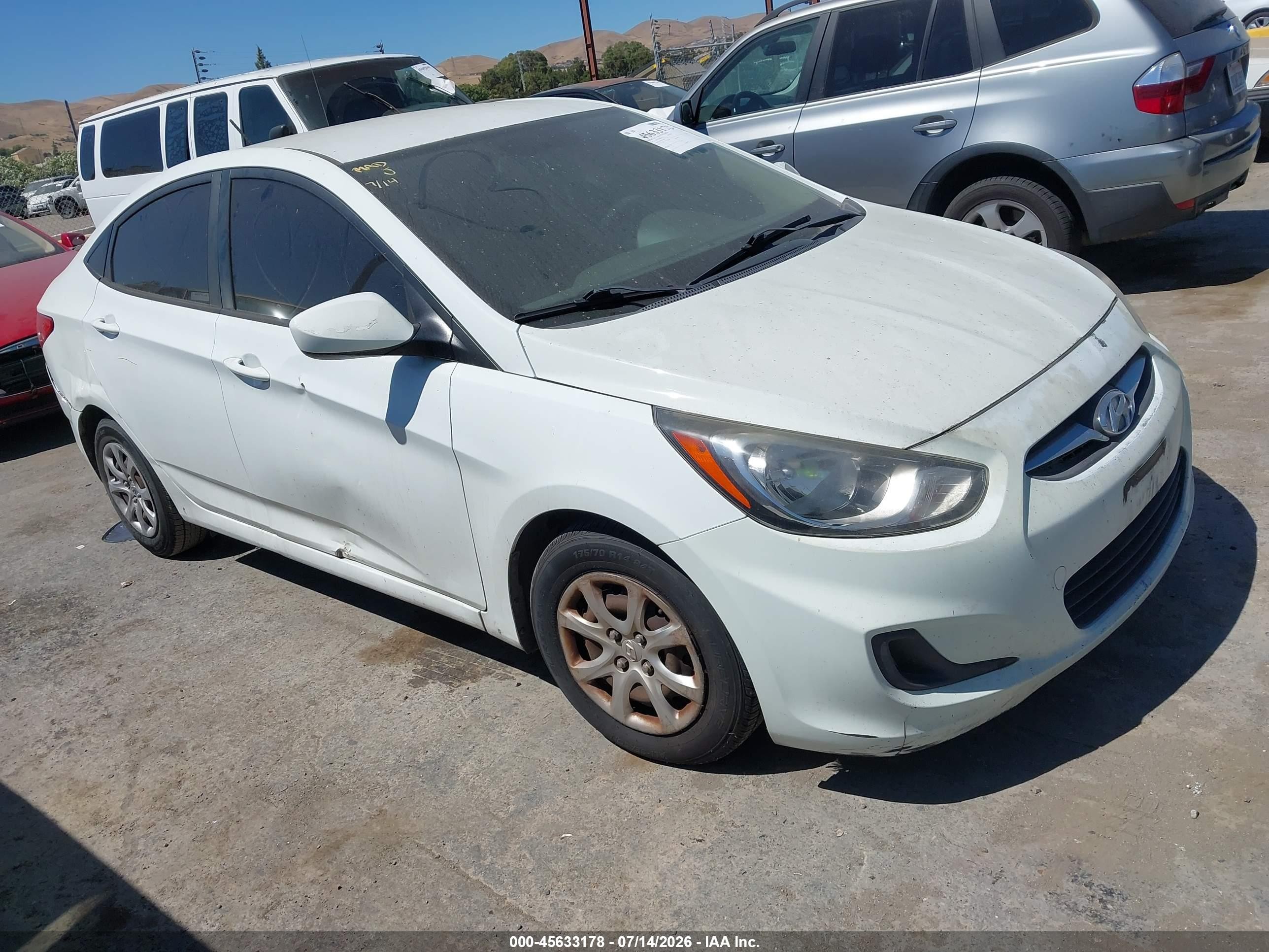 2014 Hyundai Accent GLS, VIN KMHCT4AE8EU616255 — Normal wear