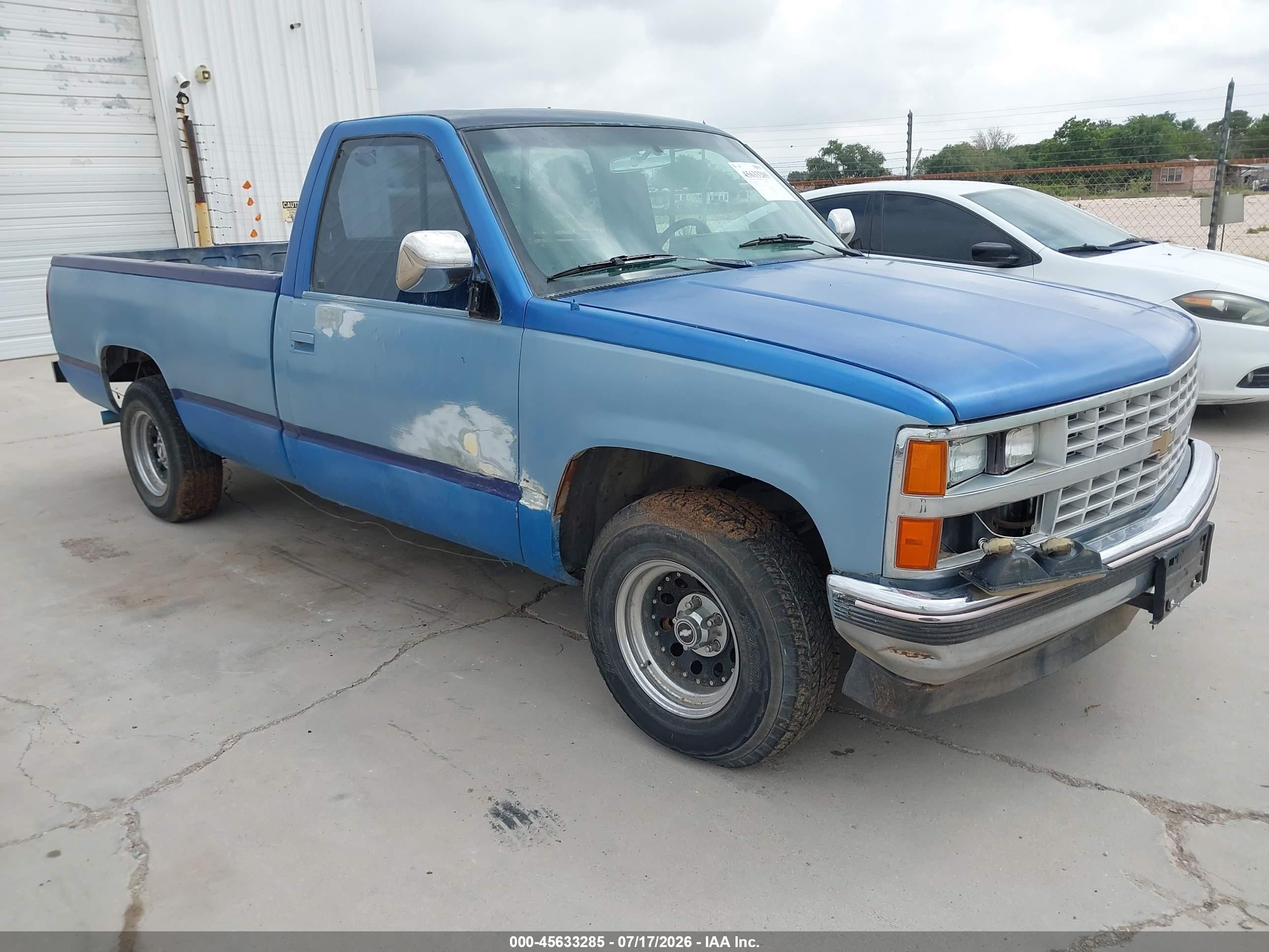 1988 Chevrolet Silverado 1500, VIN 1GCDC14K3JZ247424 — Normal wear
