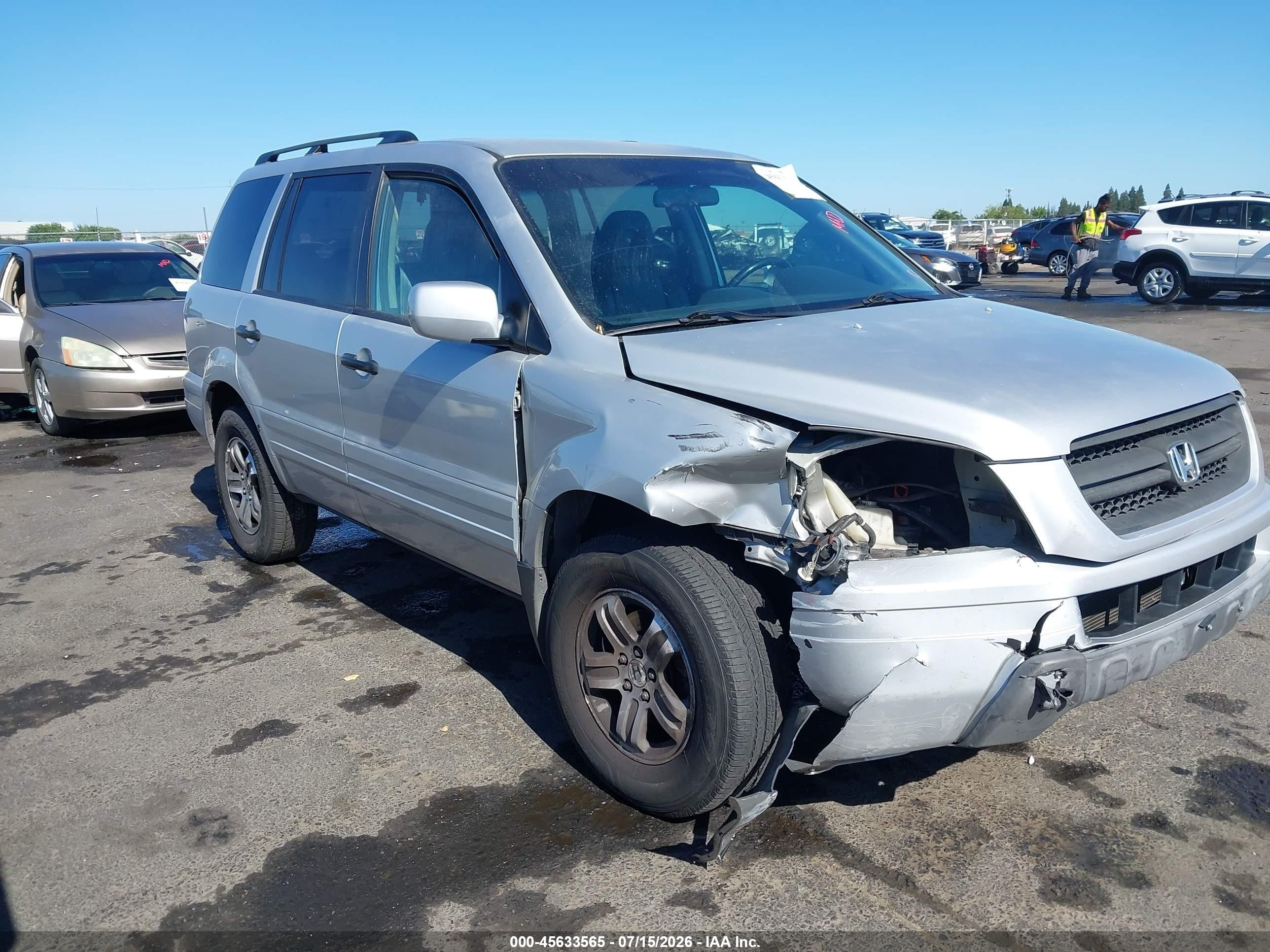2004 Honda Pilot EX, VIN 2HKYF18734H520548 — Перед