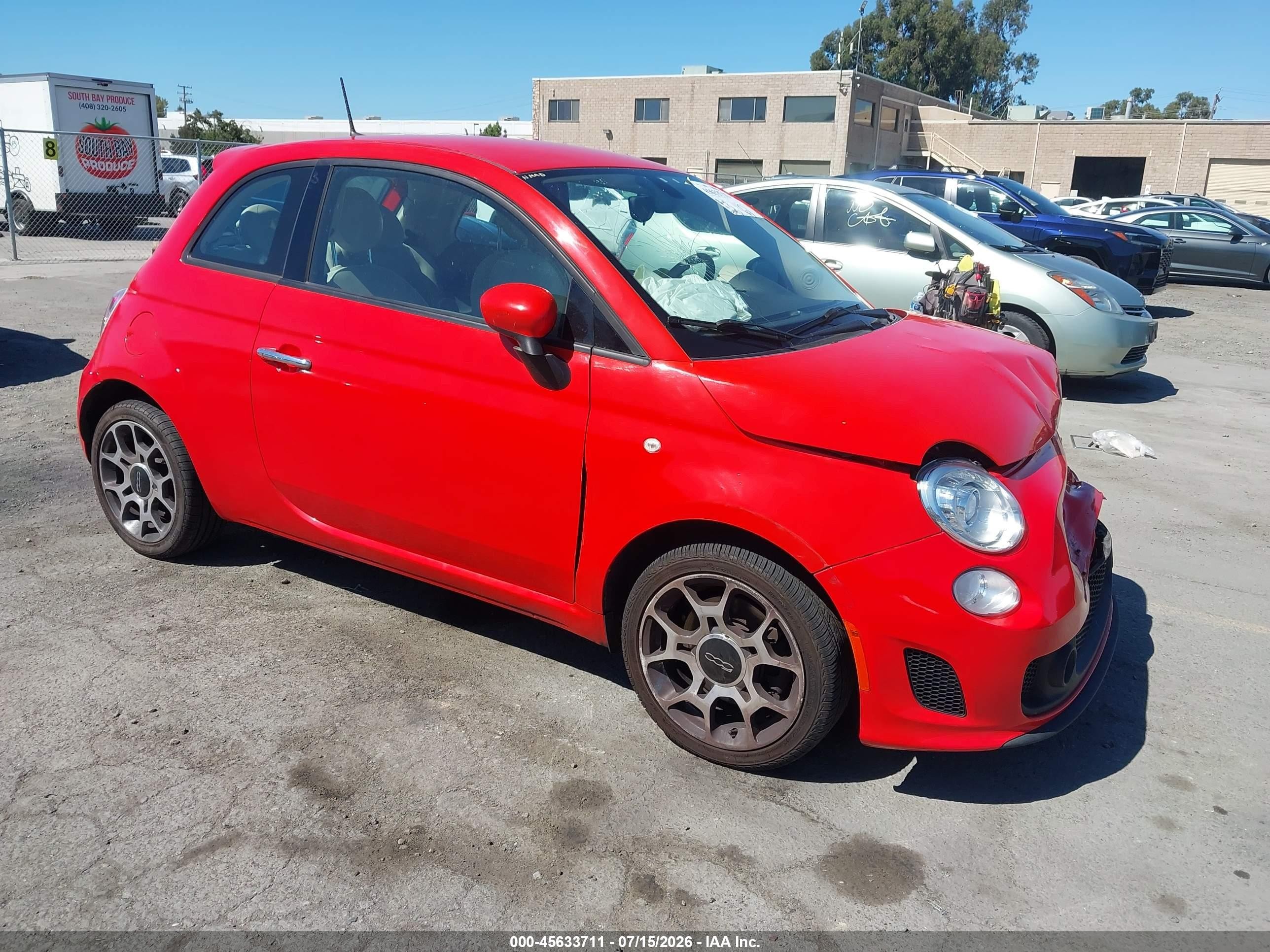 2018 FIAT 500 Pop, VIN 3C3CFFKHXJT503514 — Front end
