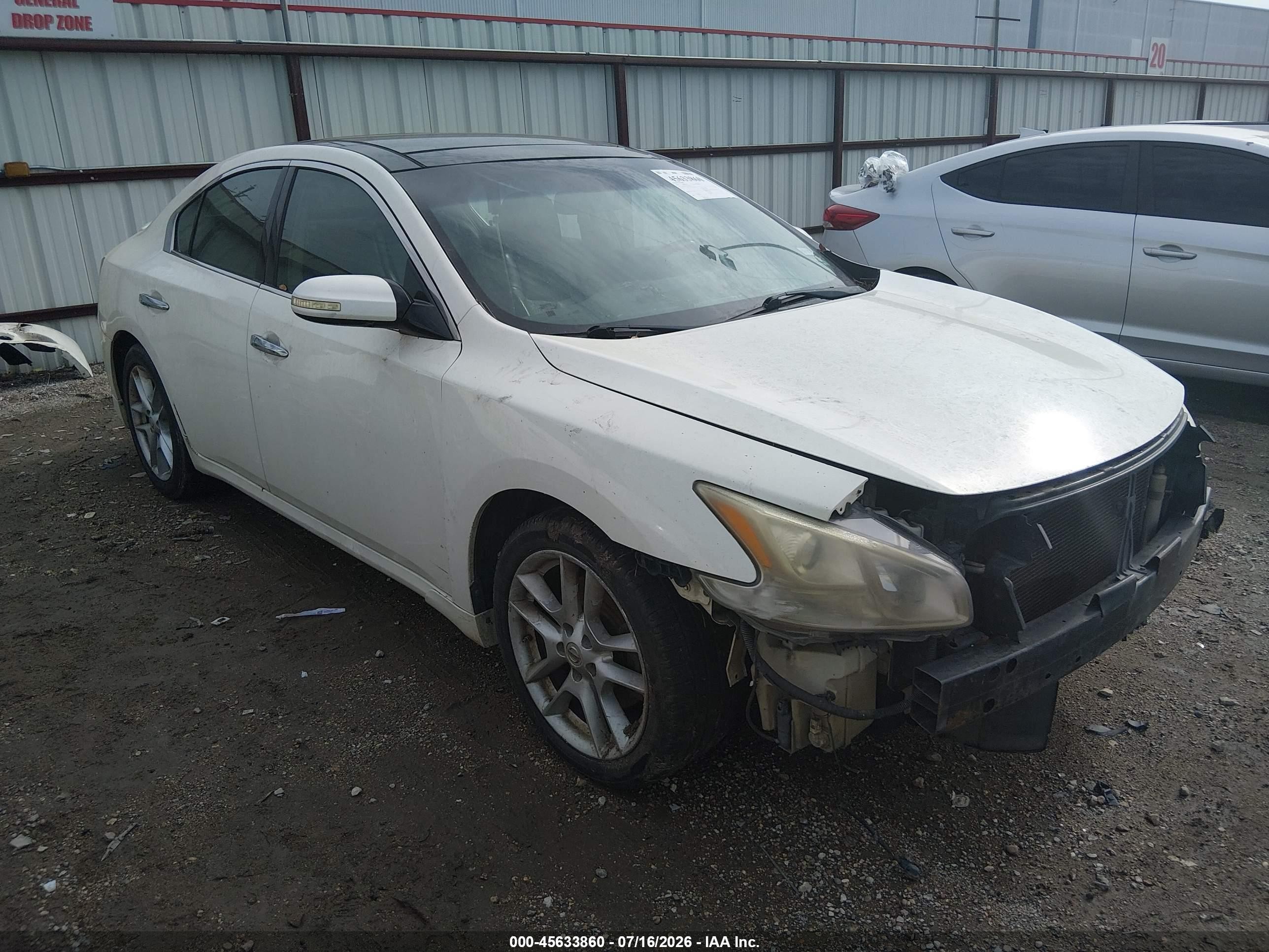 2011 Nissan Maxima S, VIN 1N4AA5AP4BC830384 — Перед