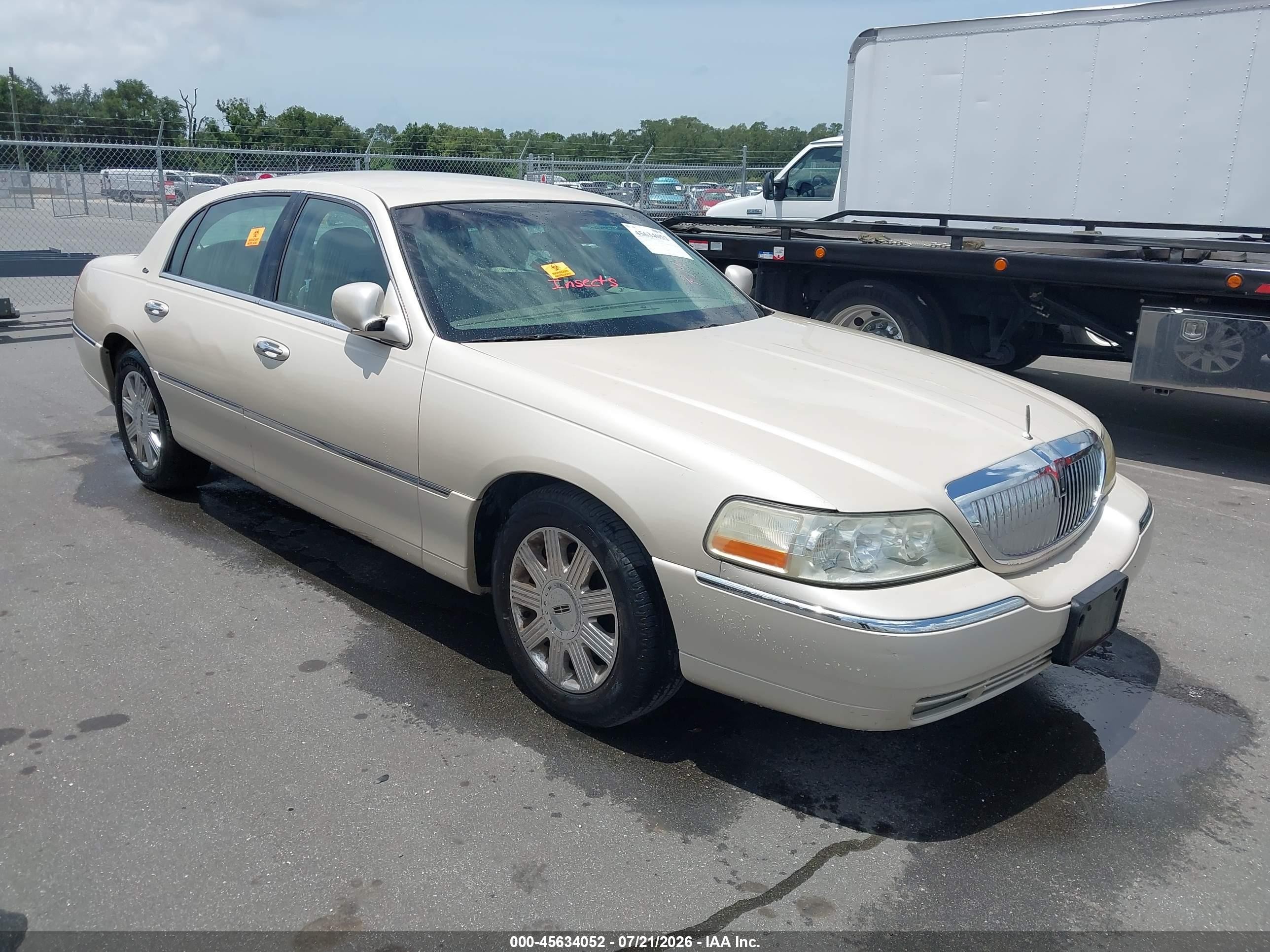 2003 Lincoln Town Car Cartier, VIN 1LNHM83W93Y653577 — Обычный износ