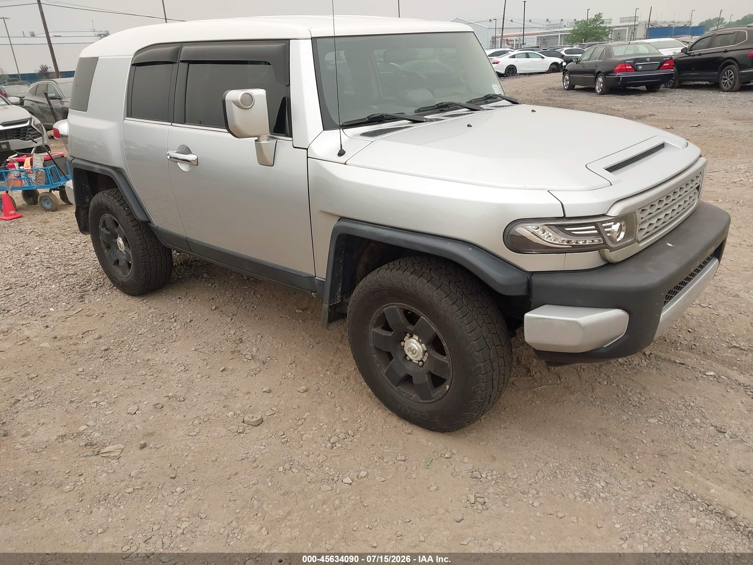 2007 Toyota FJ Cruiser, VIN JTEBU11FX70062517 — Normal wear