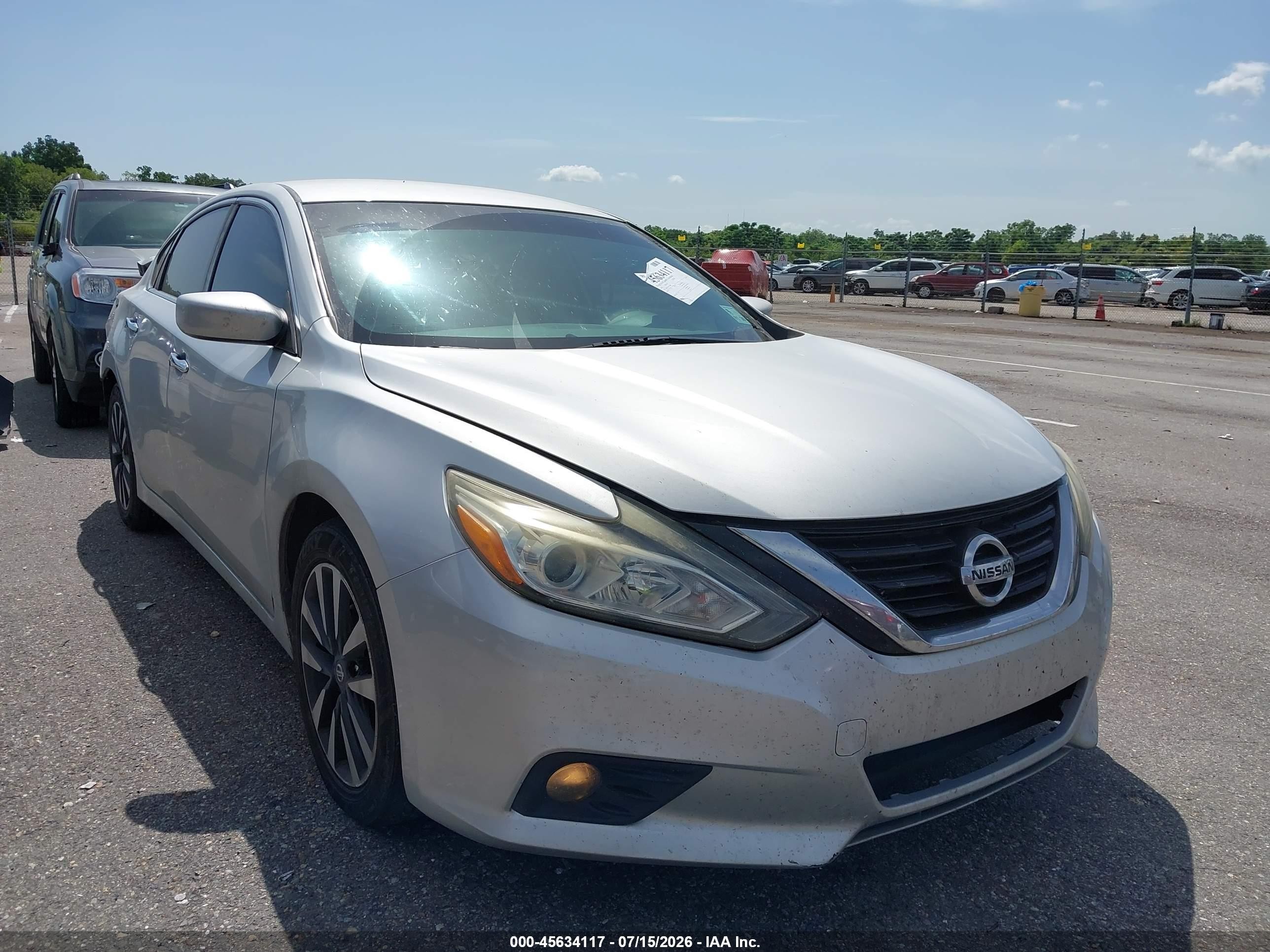 2018 Nissan Altima SV, VIN 1N4AL3AP1JC214266 — Rear end