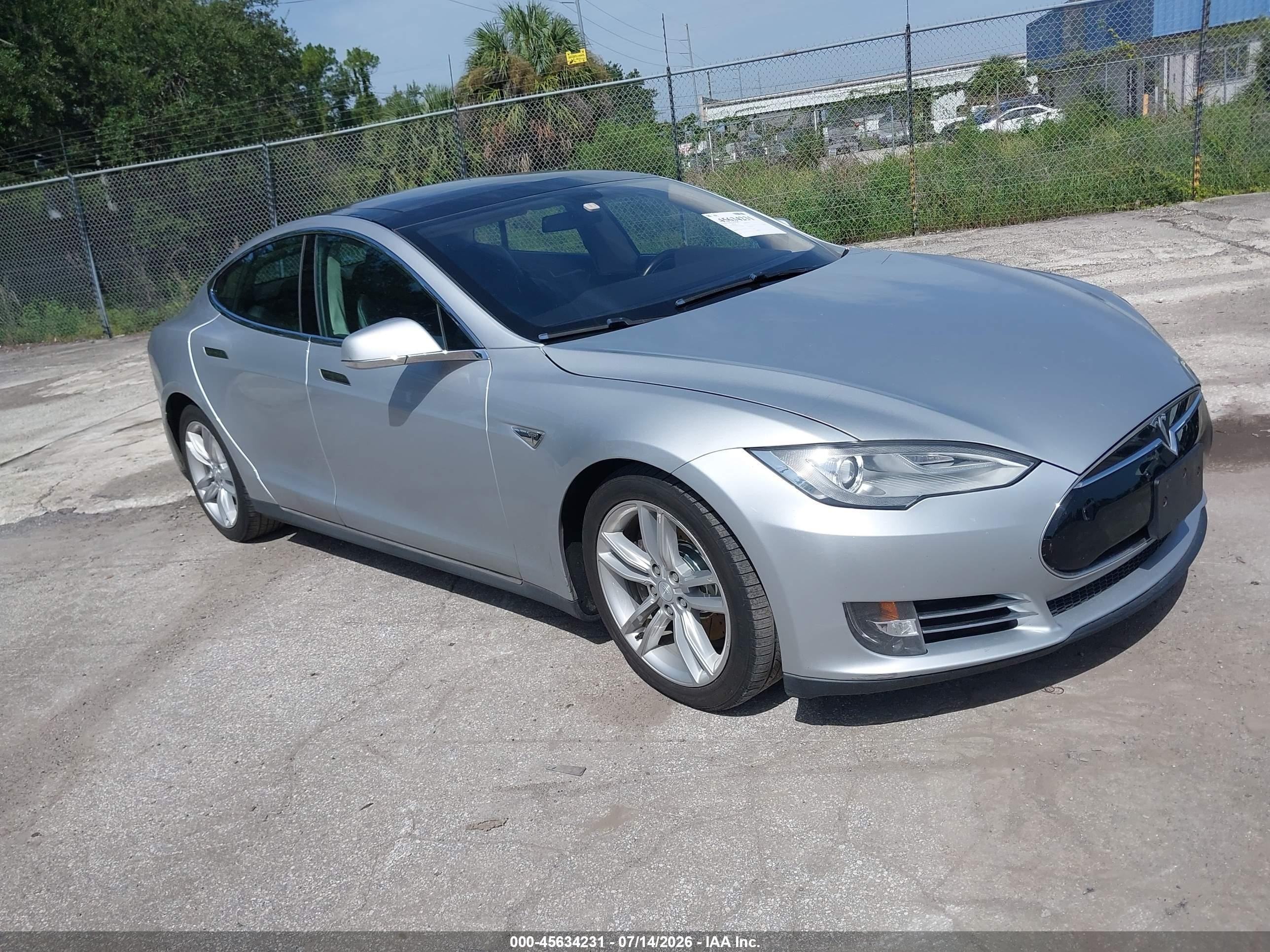 2013 Tesla Model S Performance, VIN 5YJSA1DP0DFP06721 — Not stated