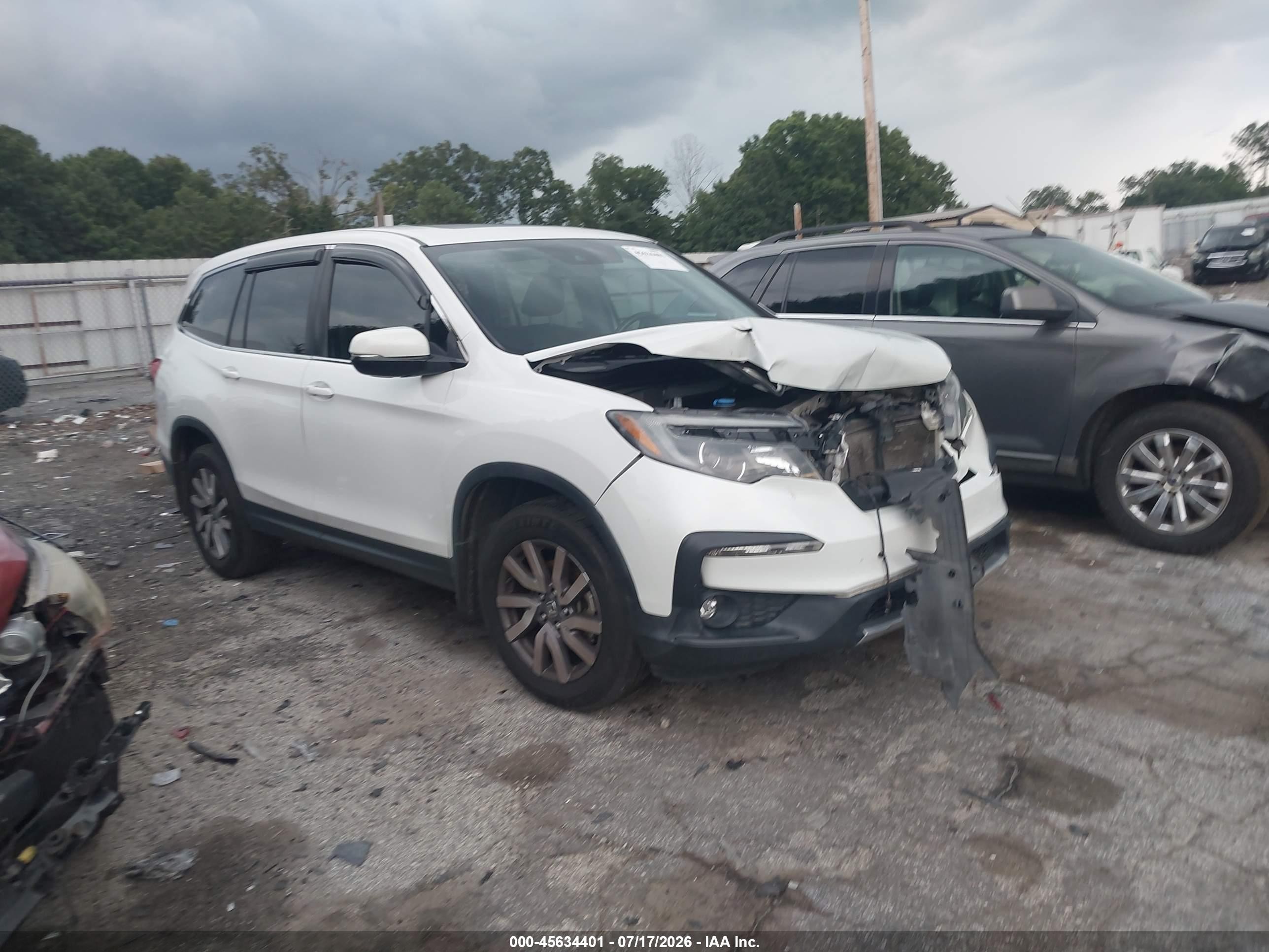 2020 Honda Pilot EX-L, VIN 5FNYF5H55LB017896 — Front end