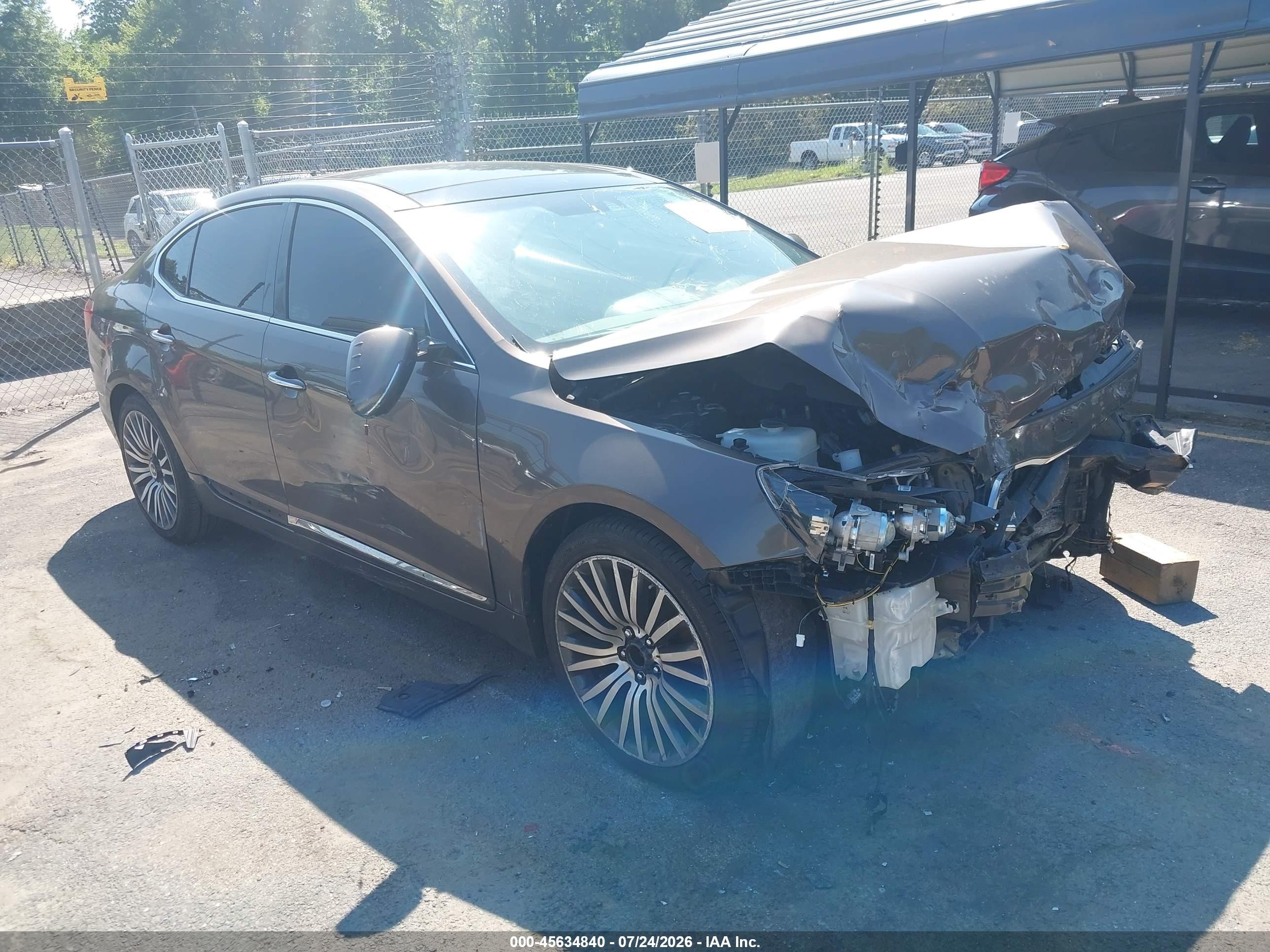 2015 Kia Cadenza Premium, VIN KNALN4D70F5168257 — Front end