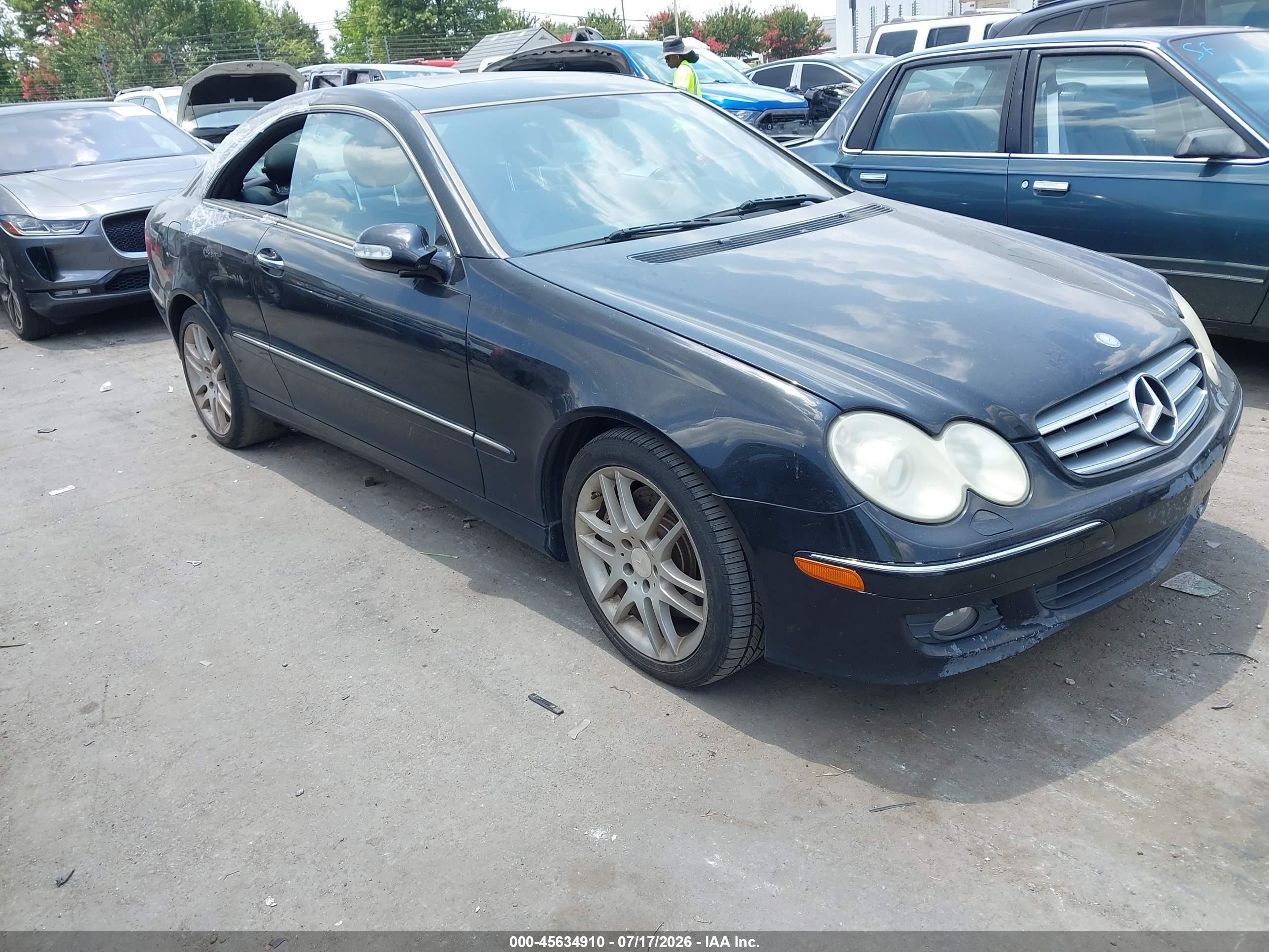 2008 Mercedes-Benz CLK 350, VIN WDBTJ56H58F244772 — Normal wear
