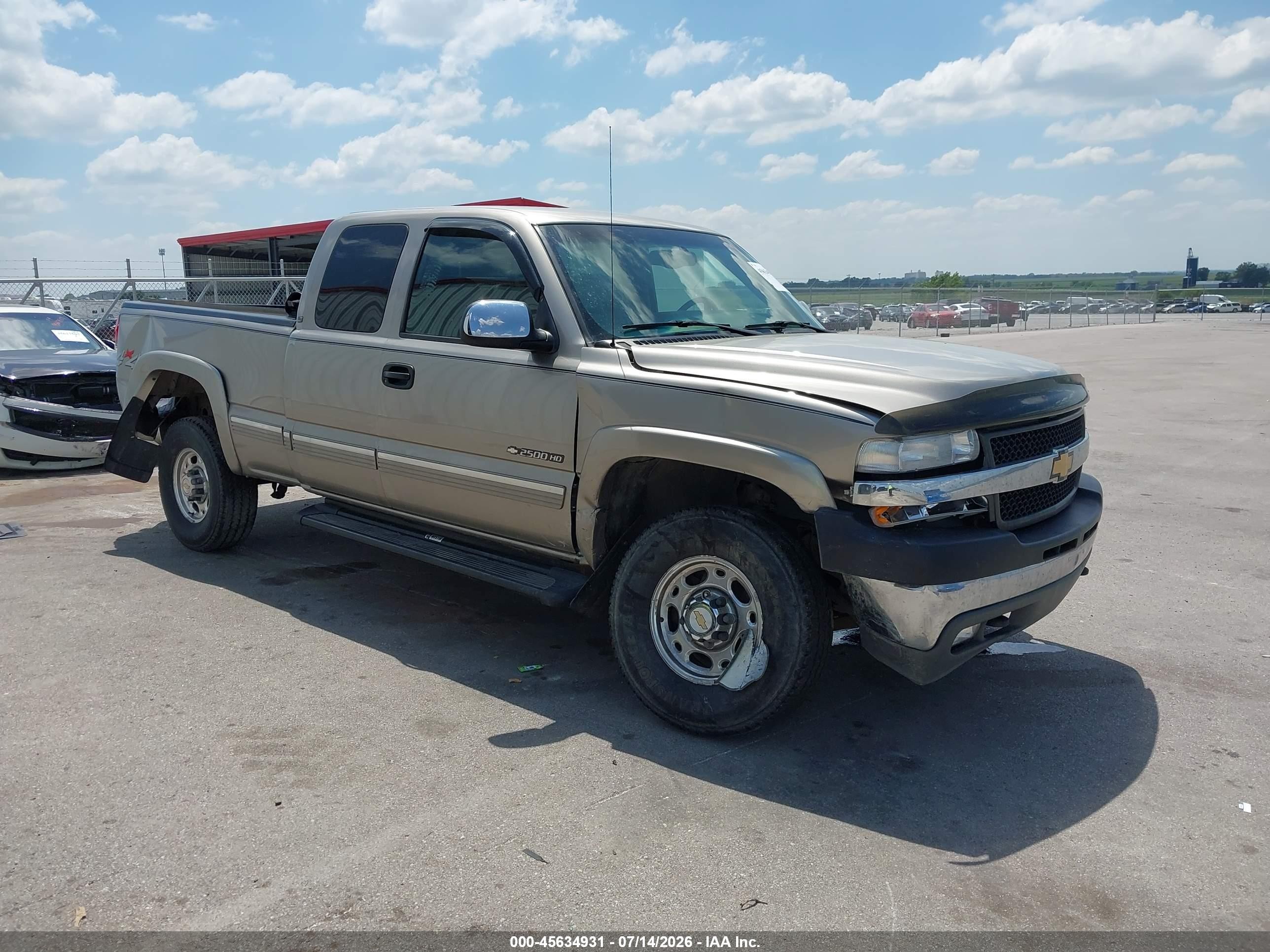 2001 Chevrolet Silverado 2500HD LS, VIN 1GCHK29U41E145366 — All over