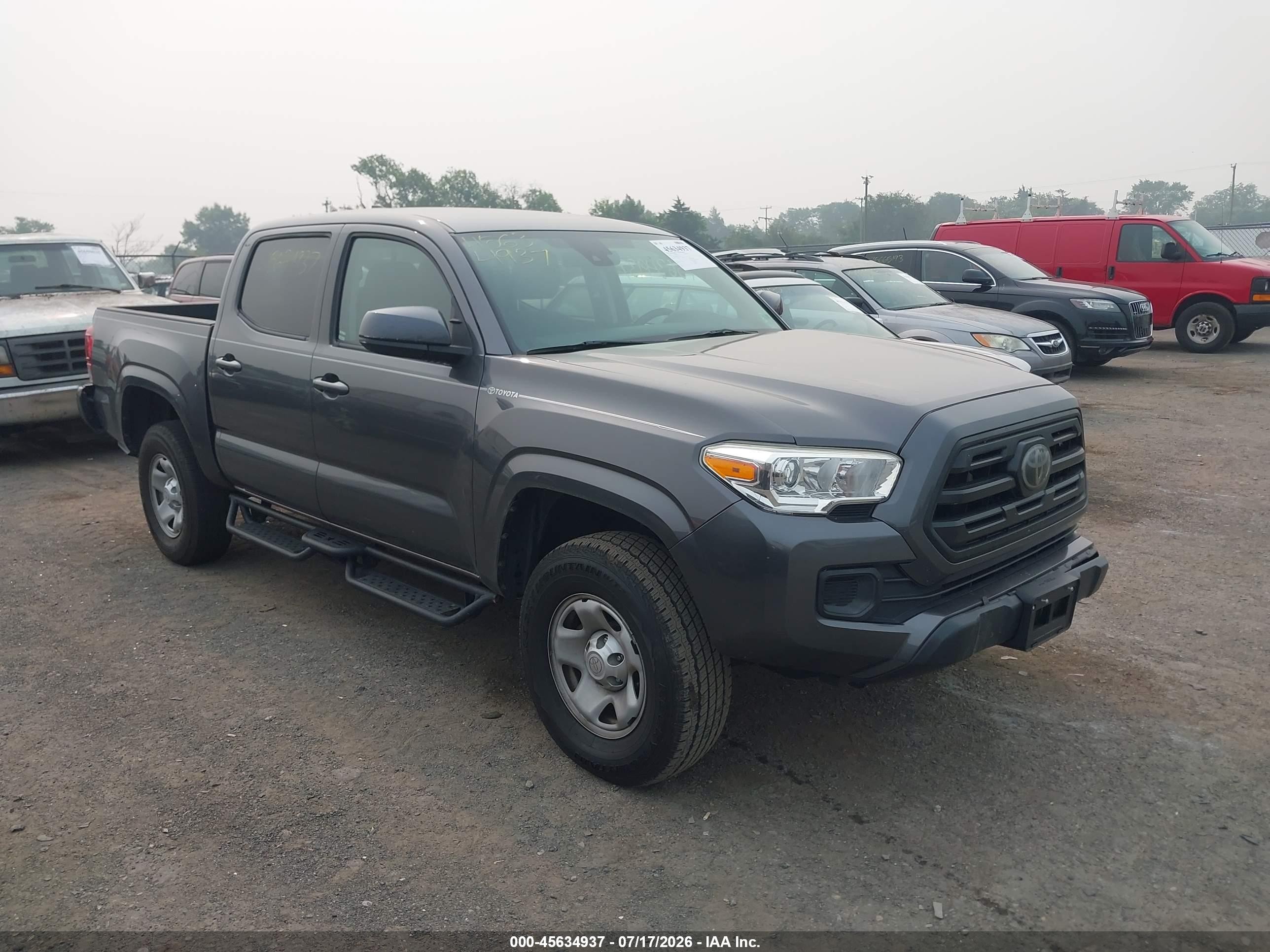 2019 Toyota Tacoma SR, VIN 5TFAX5GN1KX141507 — Rear end