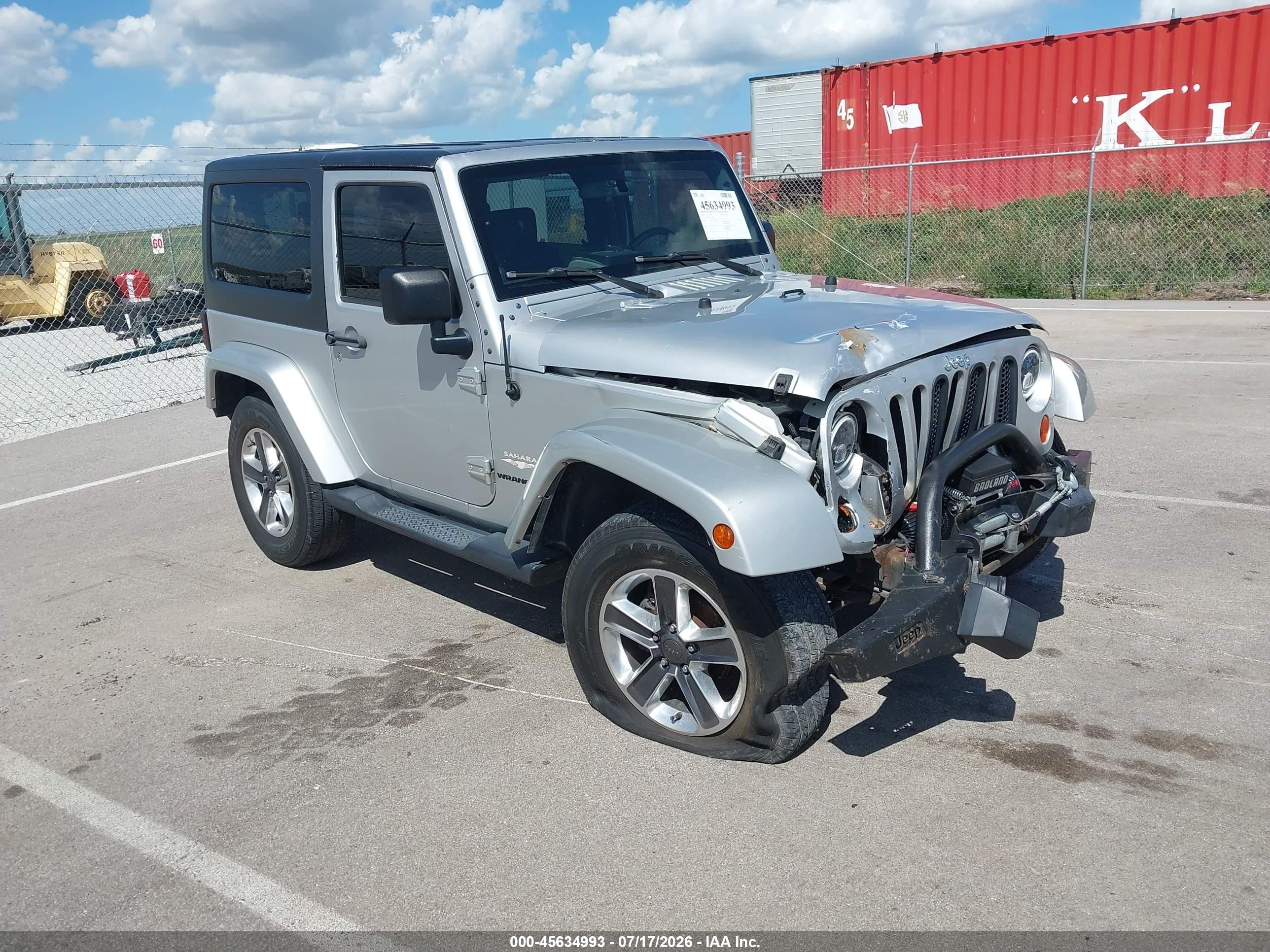 2007 Jeep Wrangler Sahara, VIN 1J4FA541X7L126182 — Front end