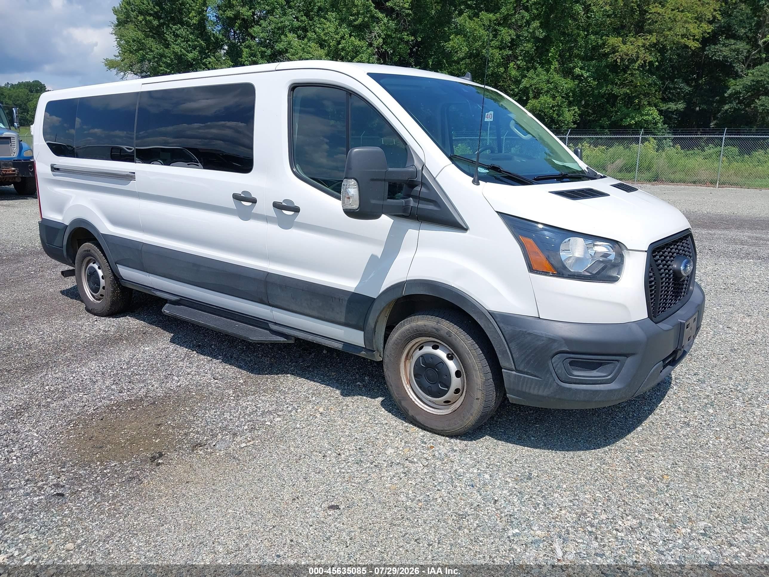 2022 Ford Transit Passenger XLT, VIN 1FBAX2Y82NKA14763 — Normal wear