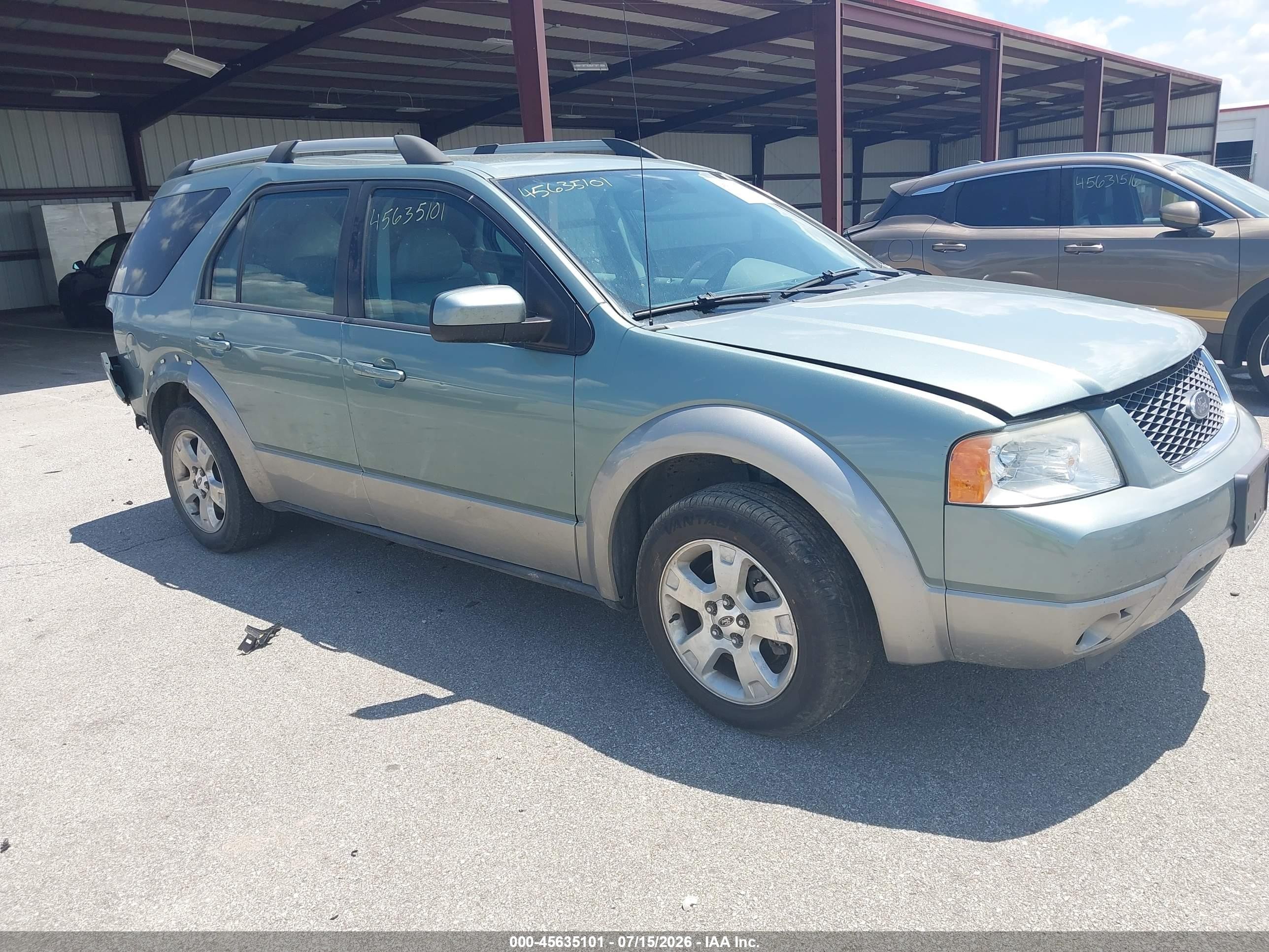 2005 Ford Freestyle SEL, VIN 1FMZK02185GA43602 — Rear end