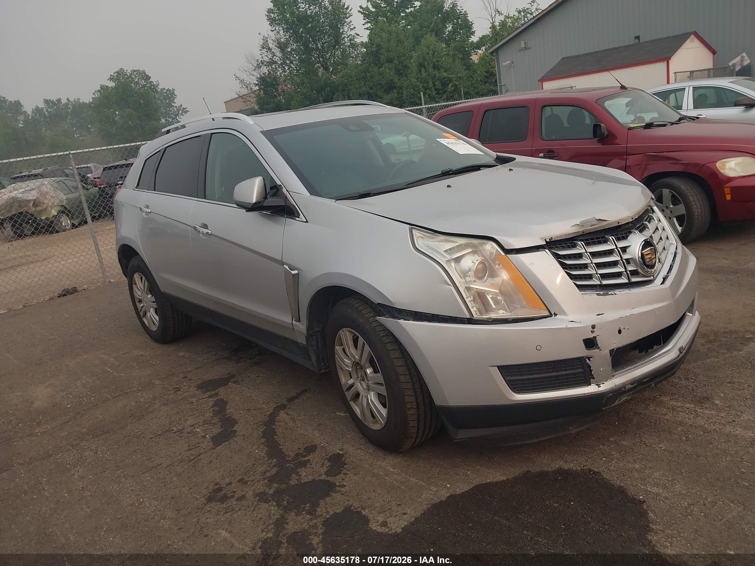 2016 Cadillac SRX Luxury Collection, VIN 3GYFNEE34GS526415 — Front end