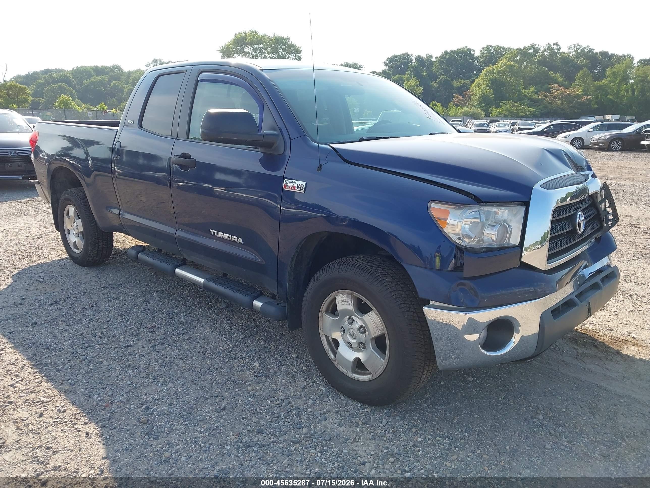 2008 Toyota Tundra, VIN 5TBBV54108S495408 — Перед