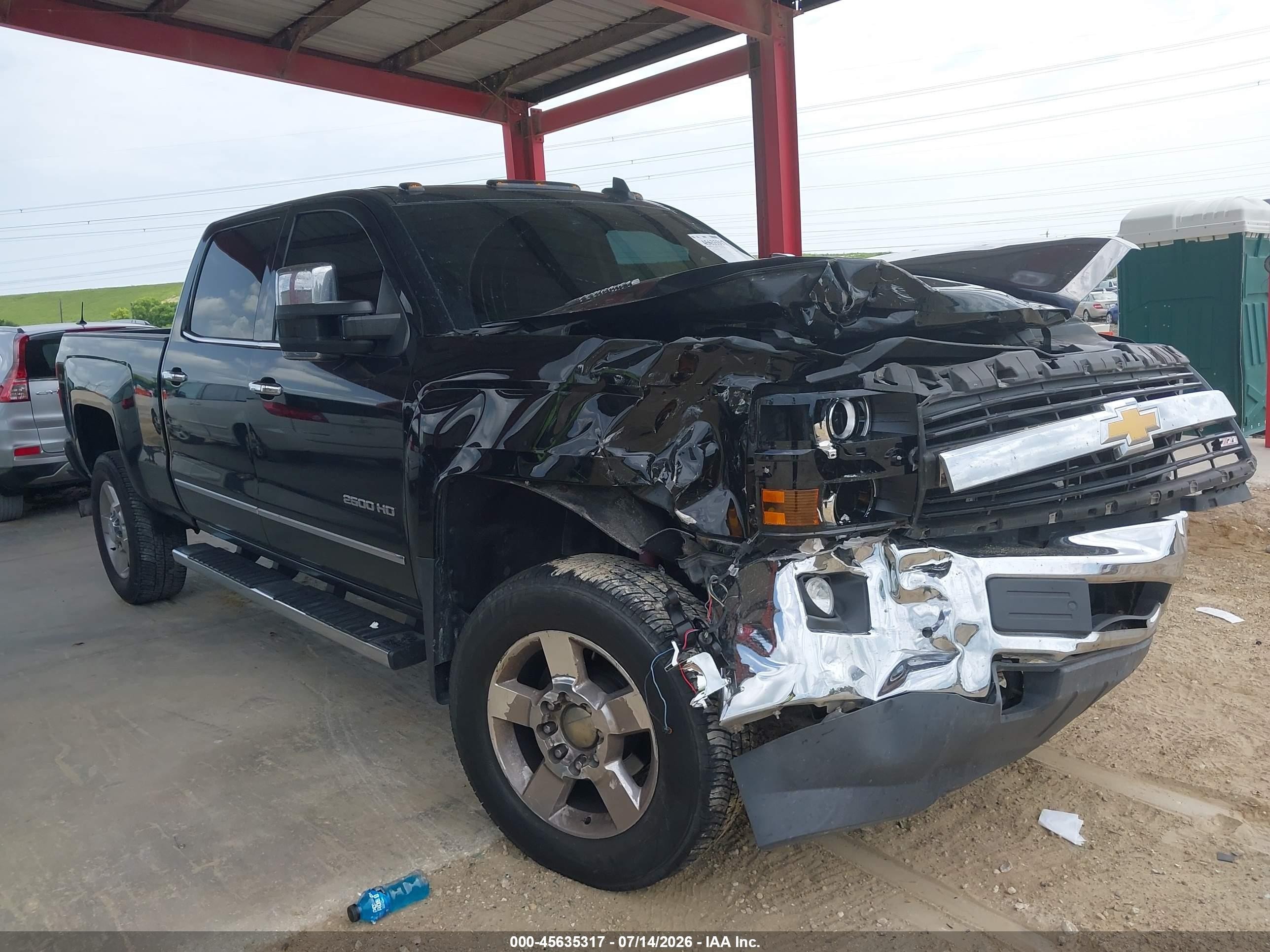 2015 Chevrolet Silverado 2500HD LTZ, VIN 1GC1KWE8XFF553101 — Перед