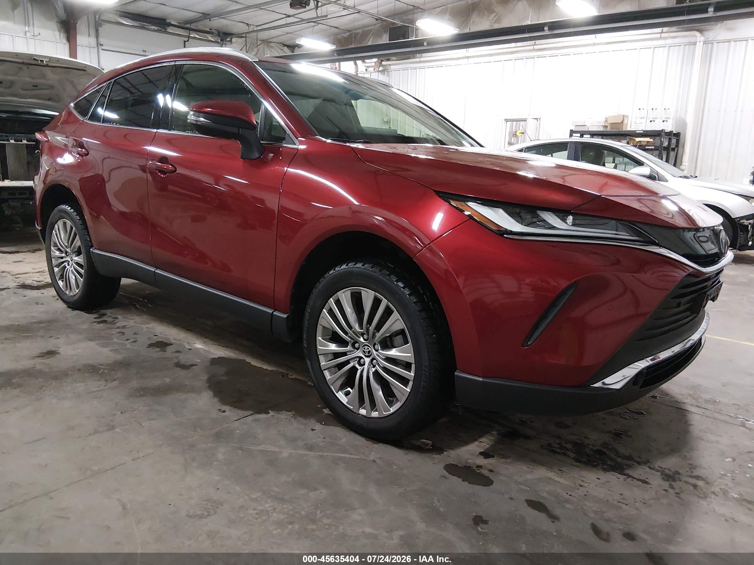 2022 Toyota Venza XLE, VIN JTEAAAAH6NJ092708 — Hail