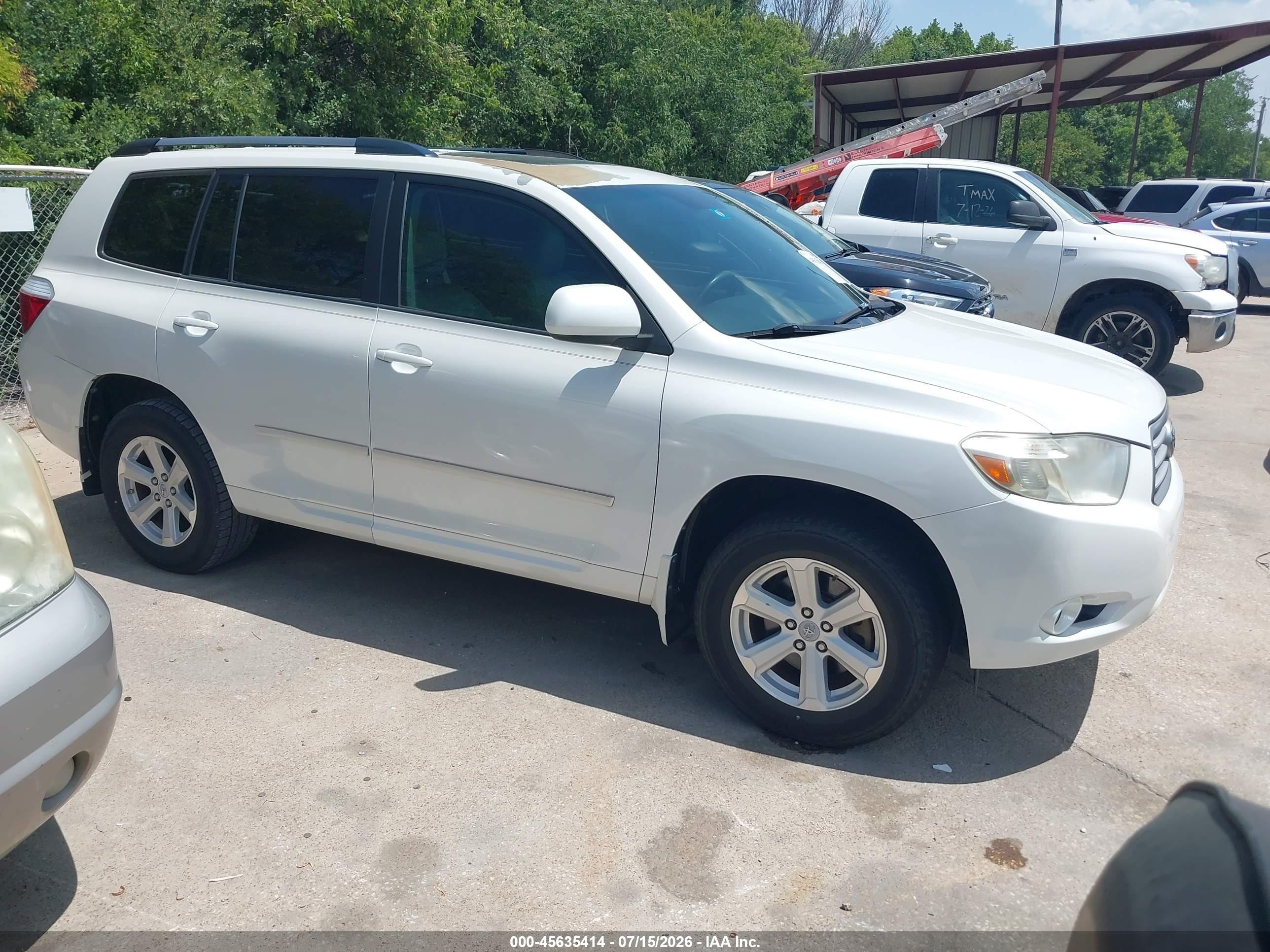 2010 Toyota Highlander SE, VIN 5TDKK3EH0AS008889 — Normal wear