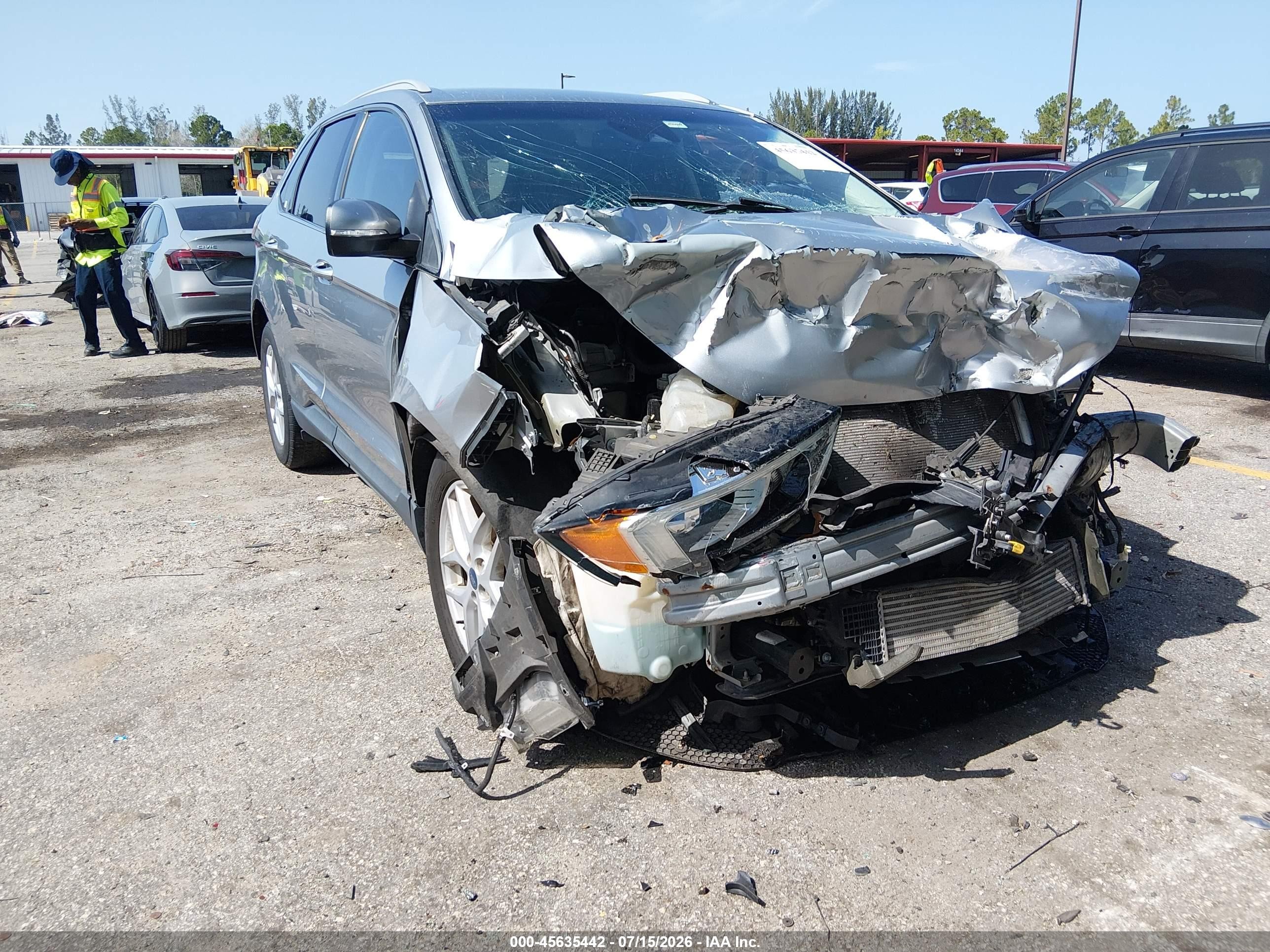 2020 Ford Edge SEL, VIN 2FMPK3J97LBA71296 — Front end