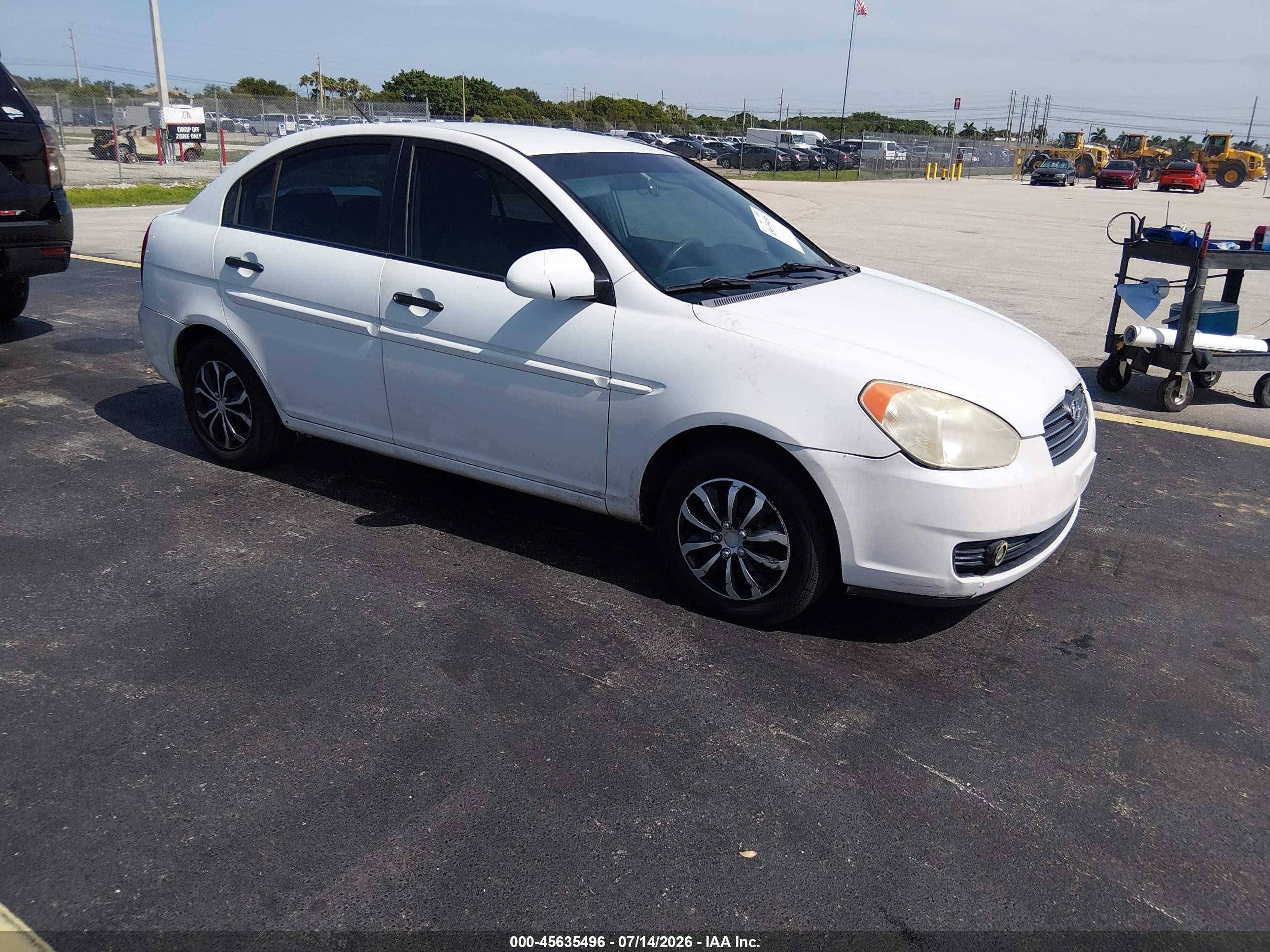2006 Hyundai Accent GLS, VIN KMHCN46C36U033594 — Зад