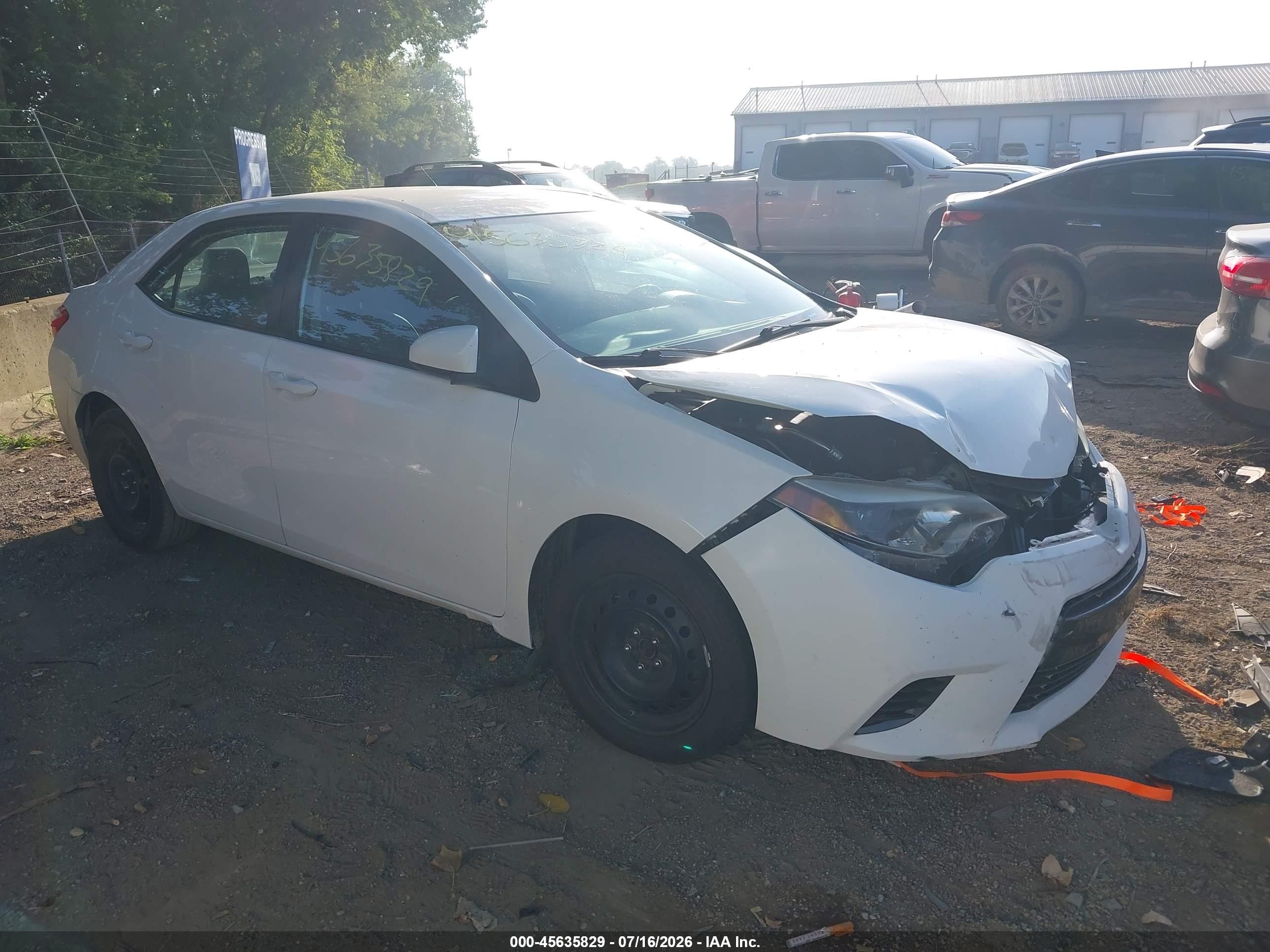 2016 Toyota Corolla LE, VIN 2T1BURHE5GC513309 — Front end