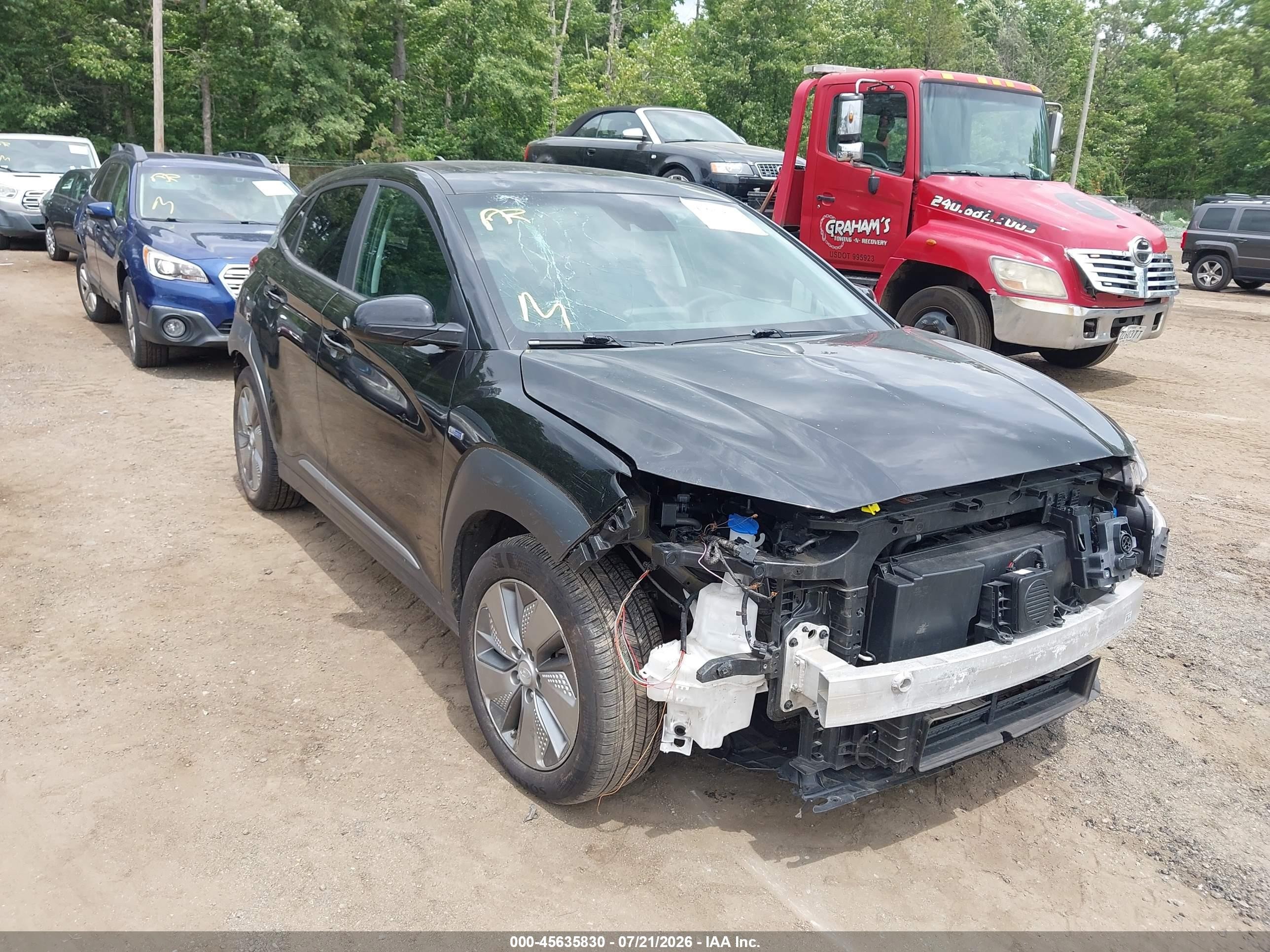 2020 Hyundai Kona Limited, VIN KM8K33AG2LU071092 — All over