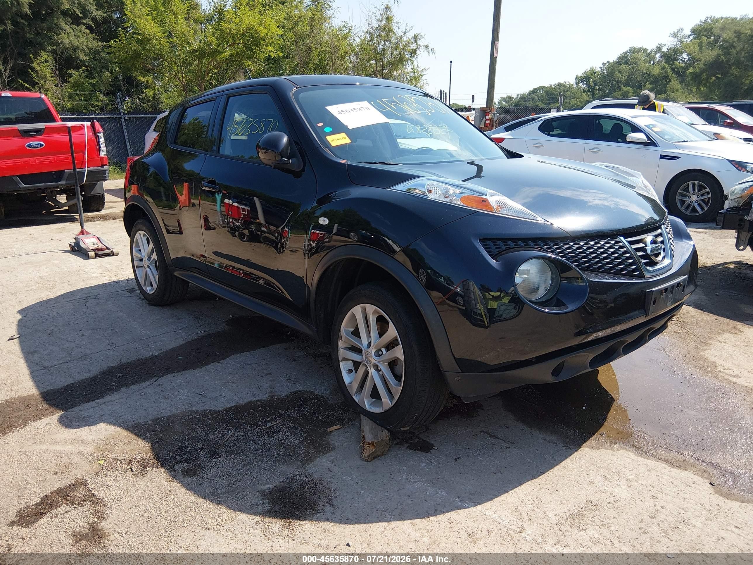 2014 Nissan Juke SV, VIN JN8AF5MR8ET360510 — Side
