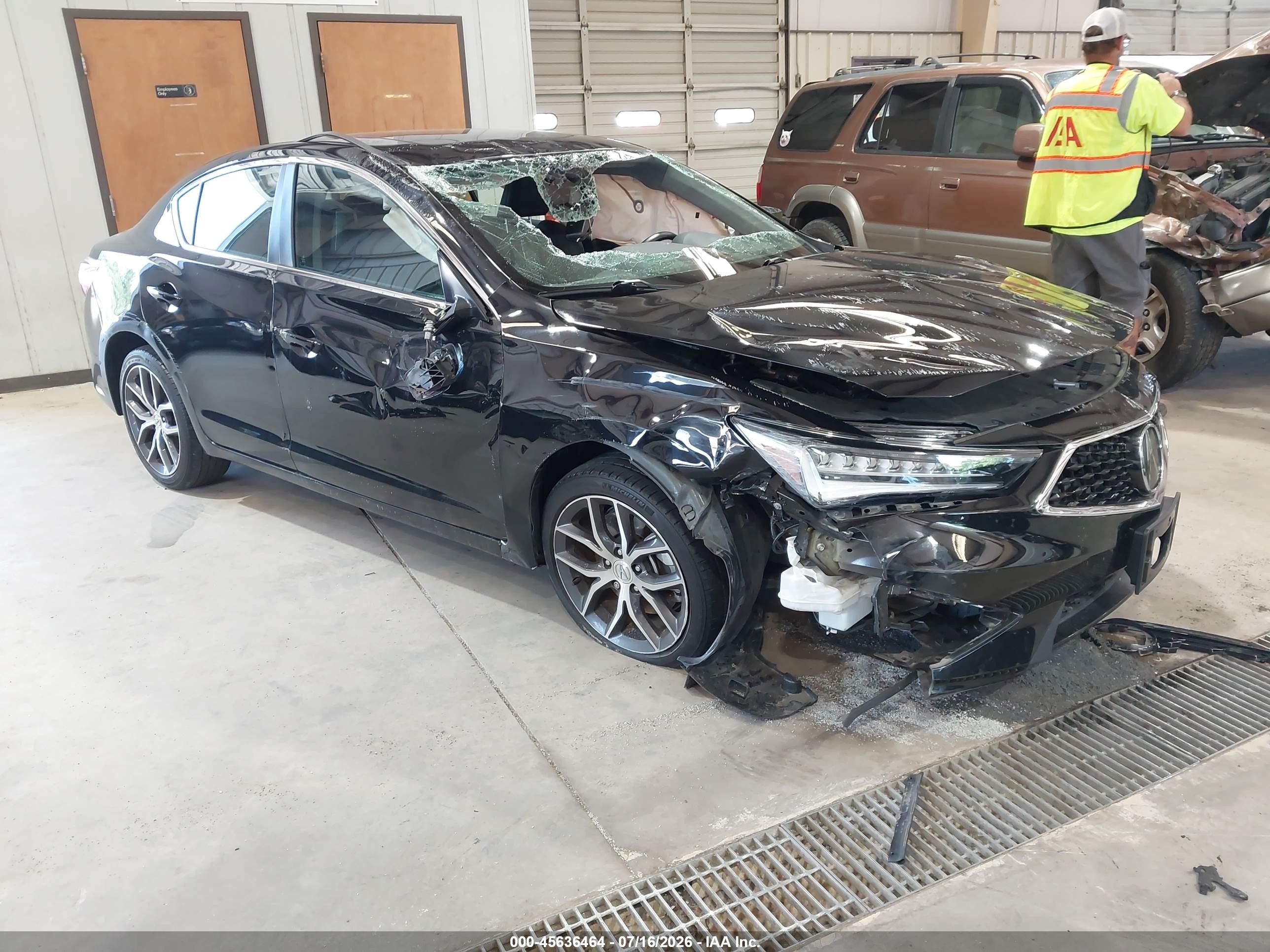 2019 Acura ILX Premium, VIN 19UDE2F71KA006553 — Front end