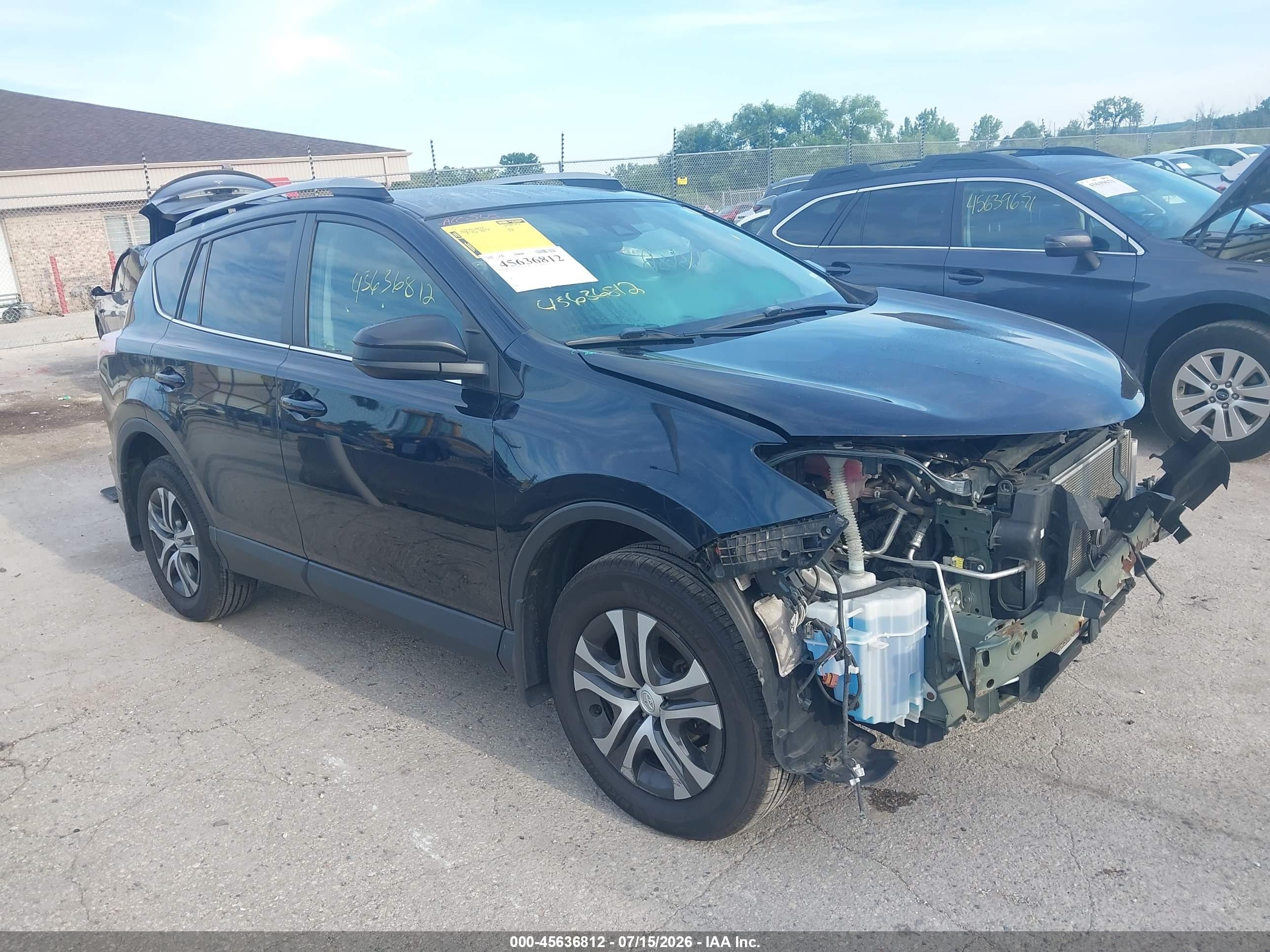 2018 Toyota RAV4 LE, VIN 2T3BFREV0JW757655 — Front end