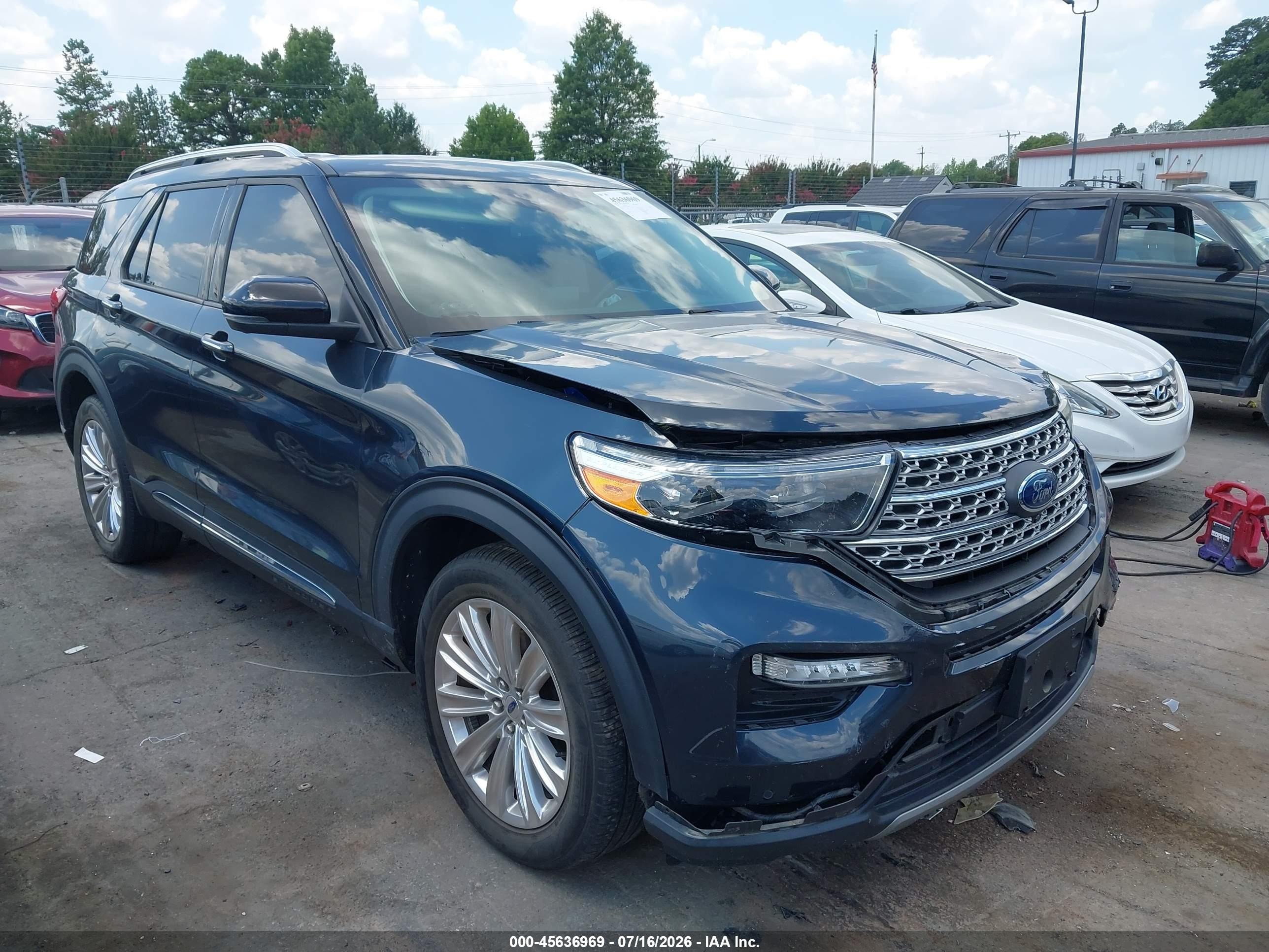 2022 Ford Explorer Limited, VIN 1FMSK7FH2NGC28939 — Front end