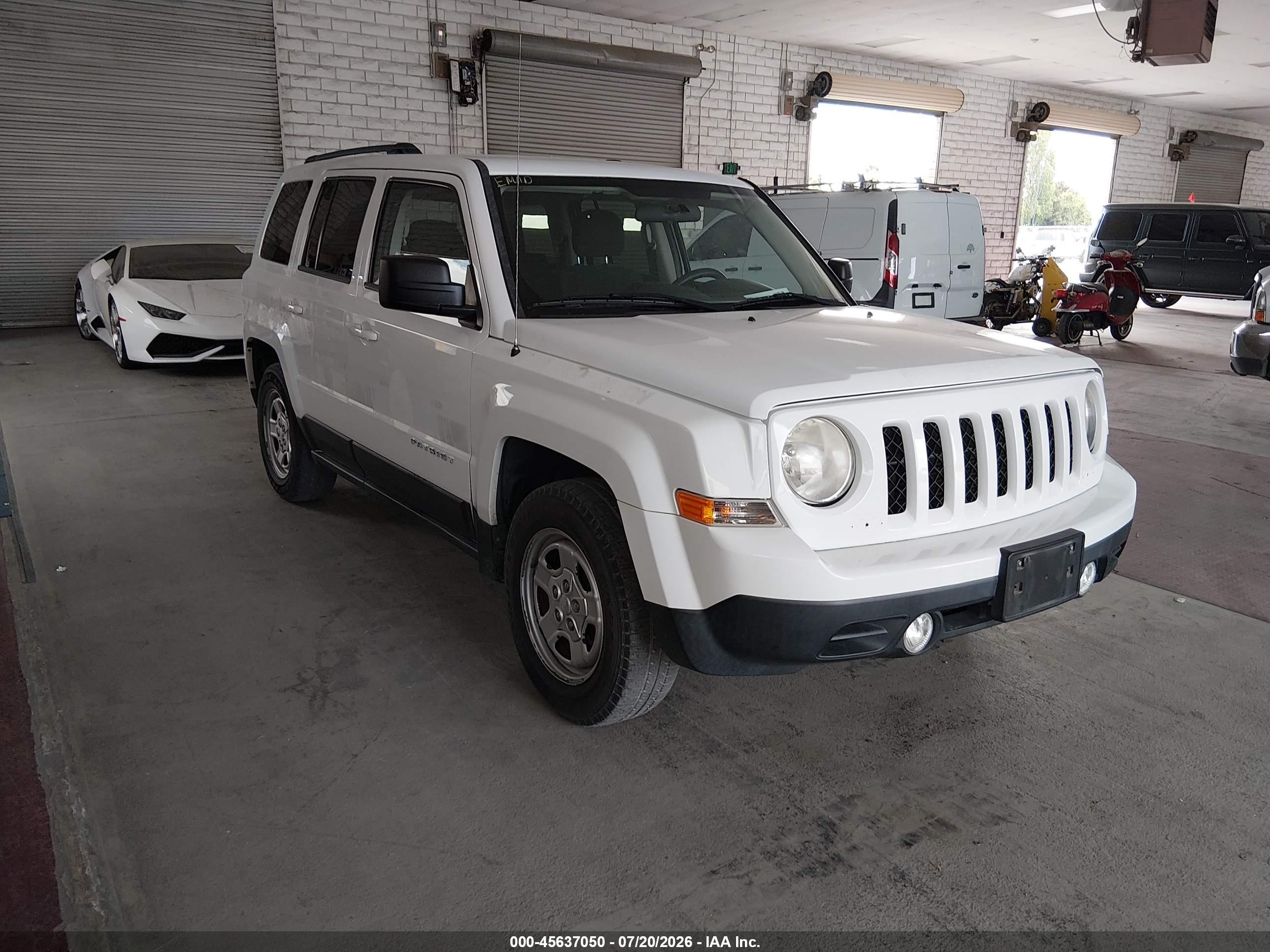 2014 Jeep Patriot Altitude, VIN 1C4NJPBA7ED864349 — Rear end