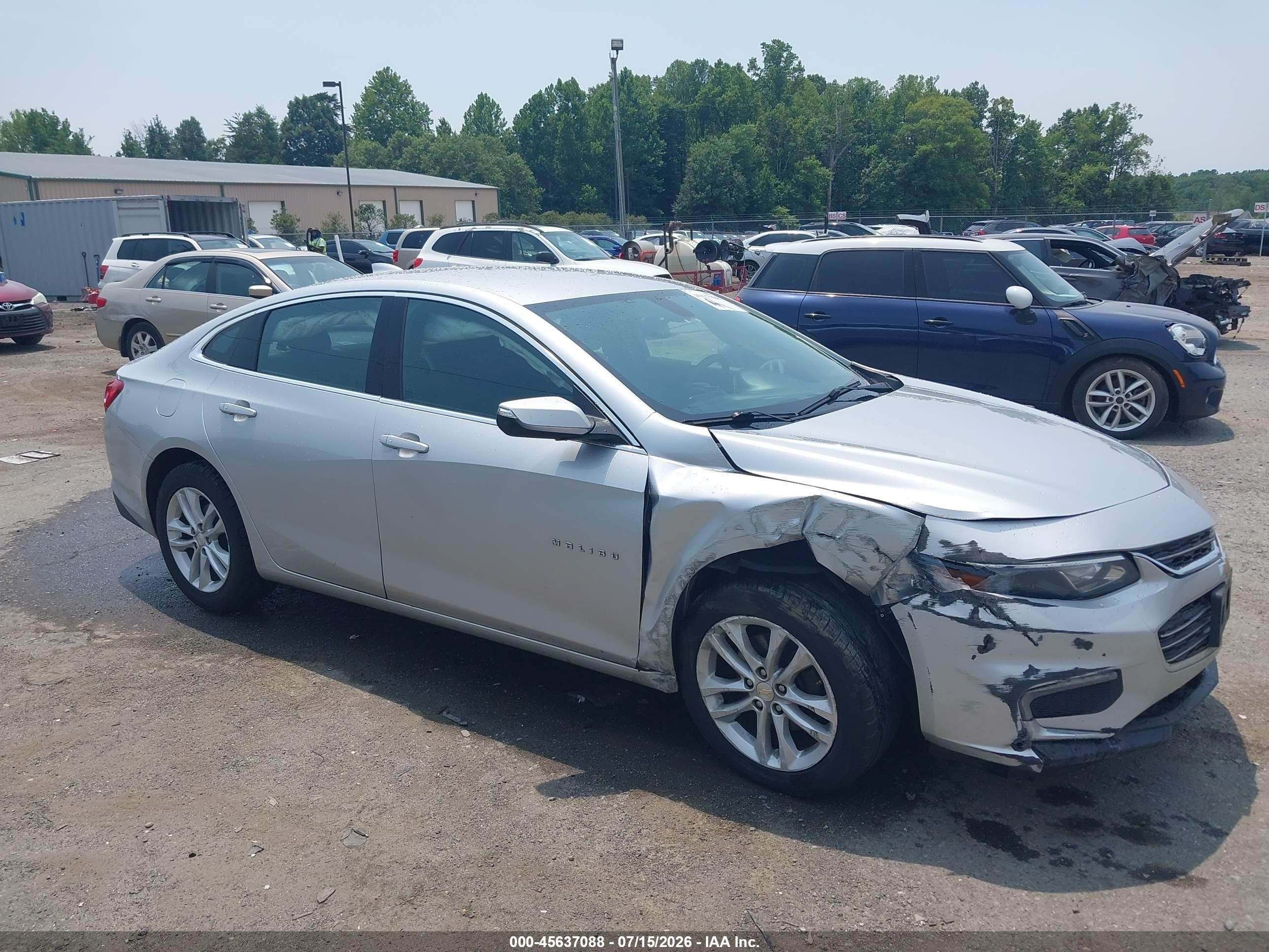 2017 Chevrolet Malibu LT, VIN 1G1ZE5ST7HF168619 — Side