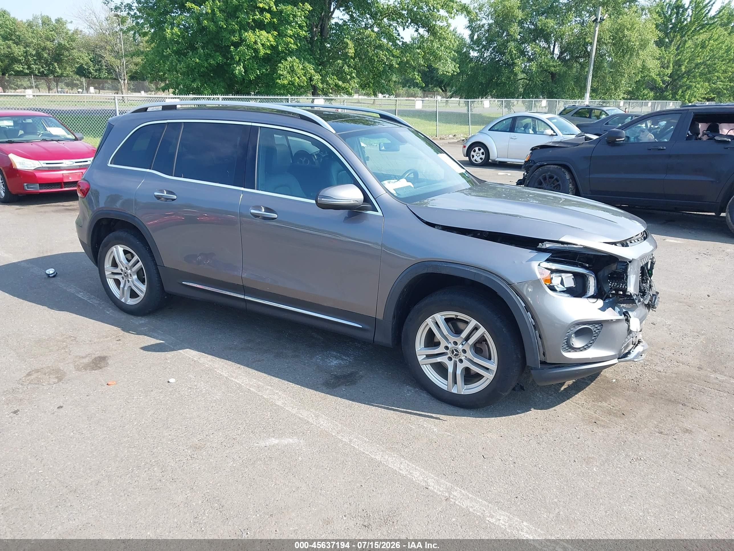 2020 Mercedes-Benz GLB 250, VIN WDC4M4HB8LW007003 — Front end
