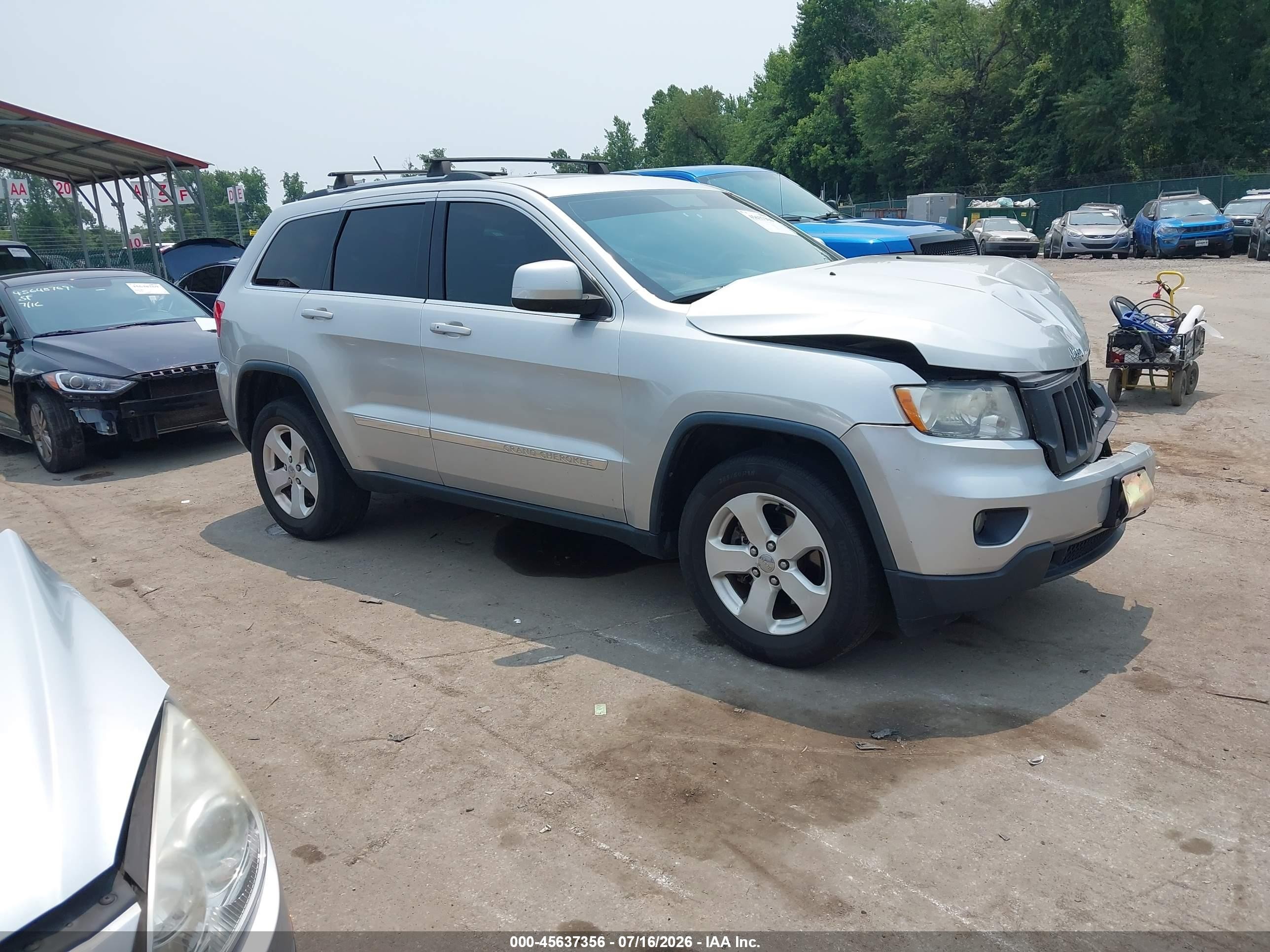 2012 Jeep Grand Cherokee Laredo, VIN 1C4RJFAG0CC332929 — По всему кузову