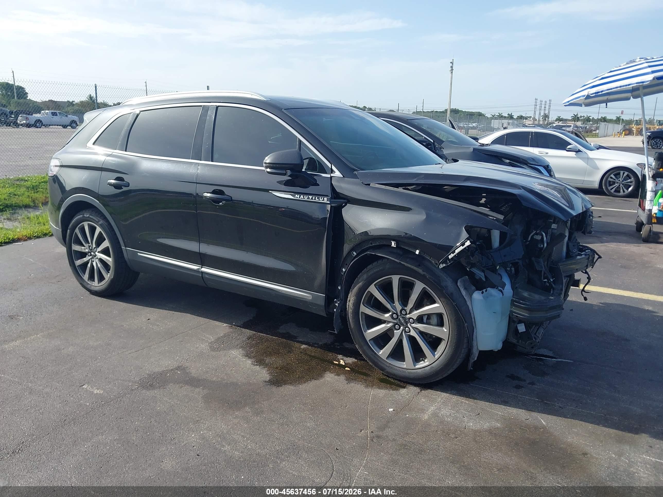2019 Lincoln Nautilus Select, VIN 2LMPJ6K94KBL24435 — Front end