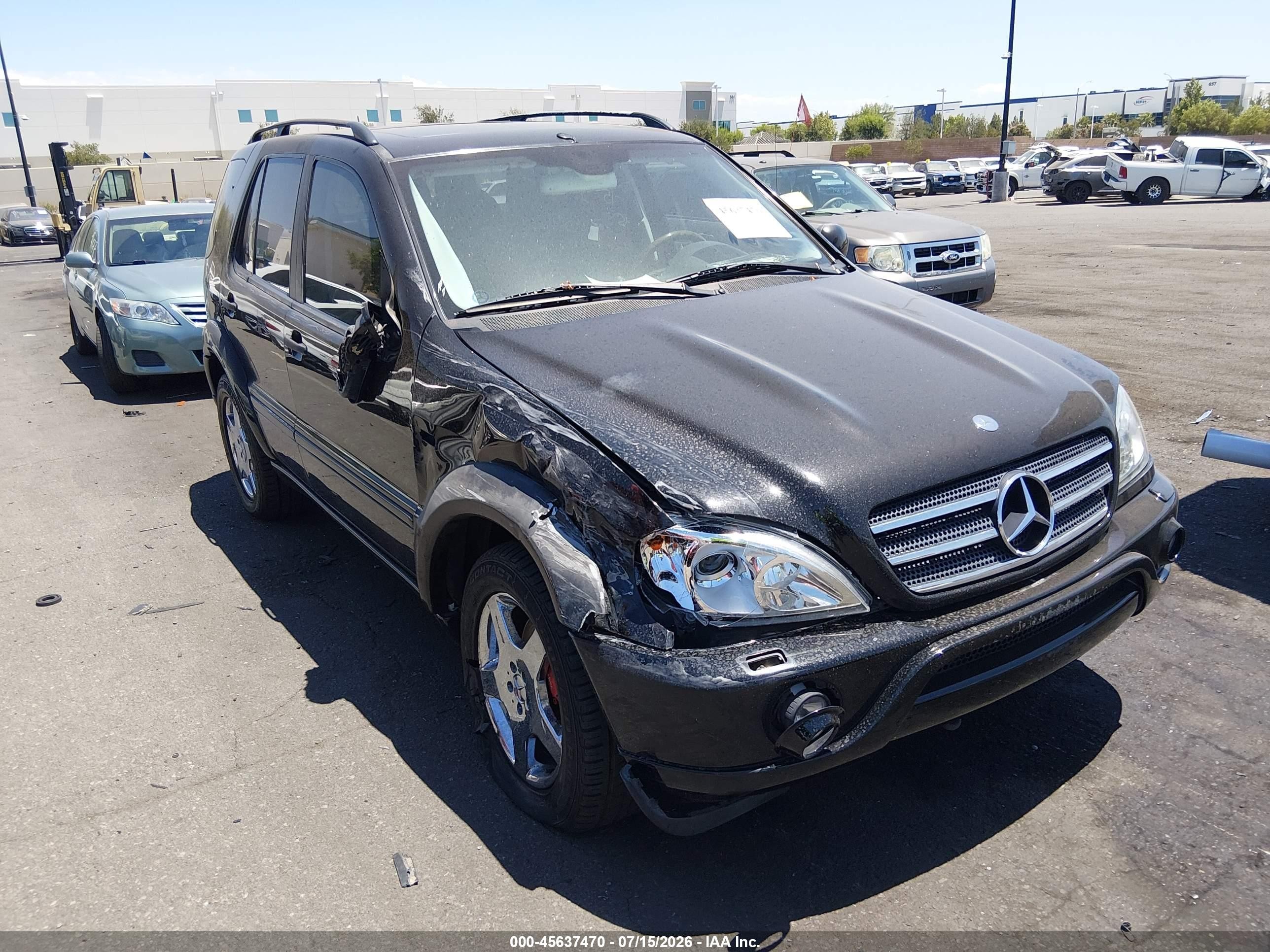 2001 Mercedes-Benz M AMG, VIN 4JGAB74E41A258879 — Перед