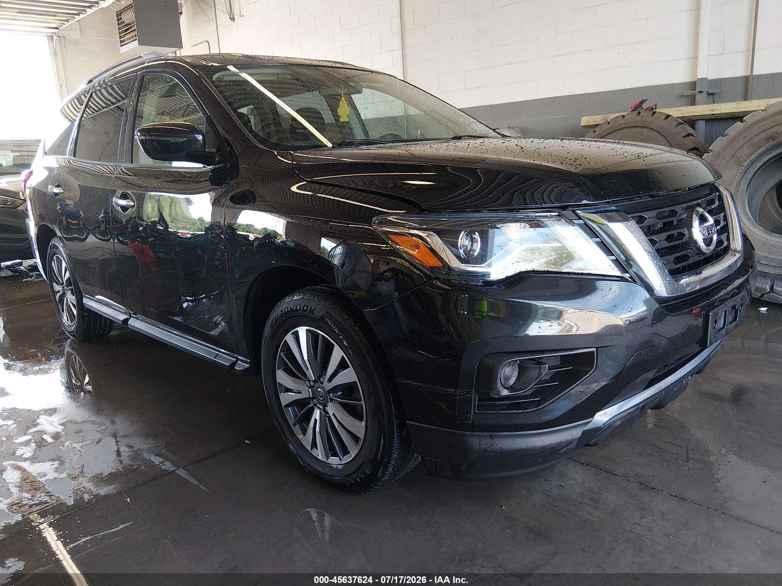 2020 Nissan Pathfinder S, VIN 5N1DR2AM9LC622048 — Front end