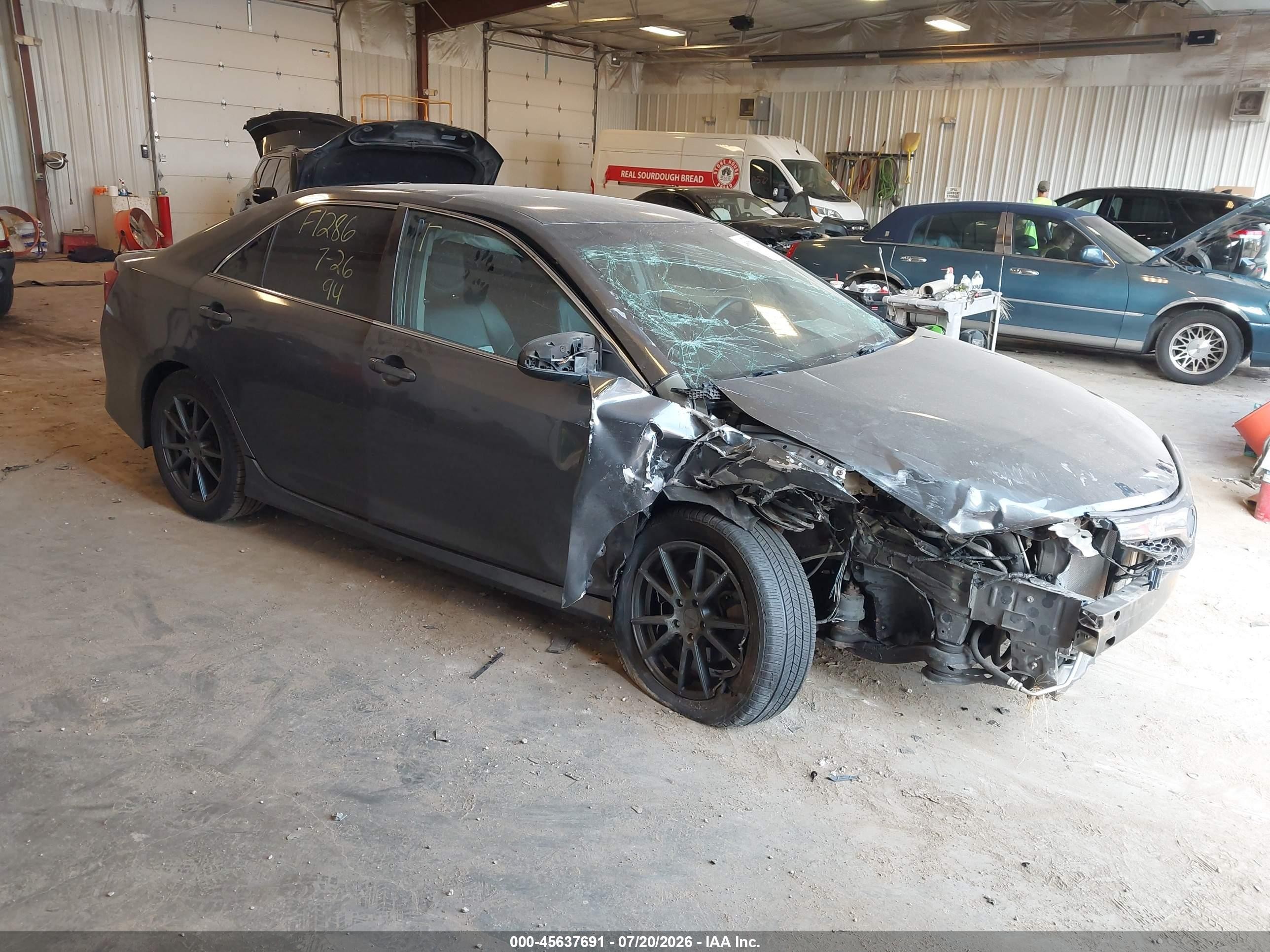 2012 Toyota Camry XLE, VIN 4T1BK1FK4CU012839 — Front end