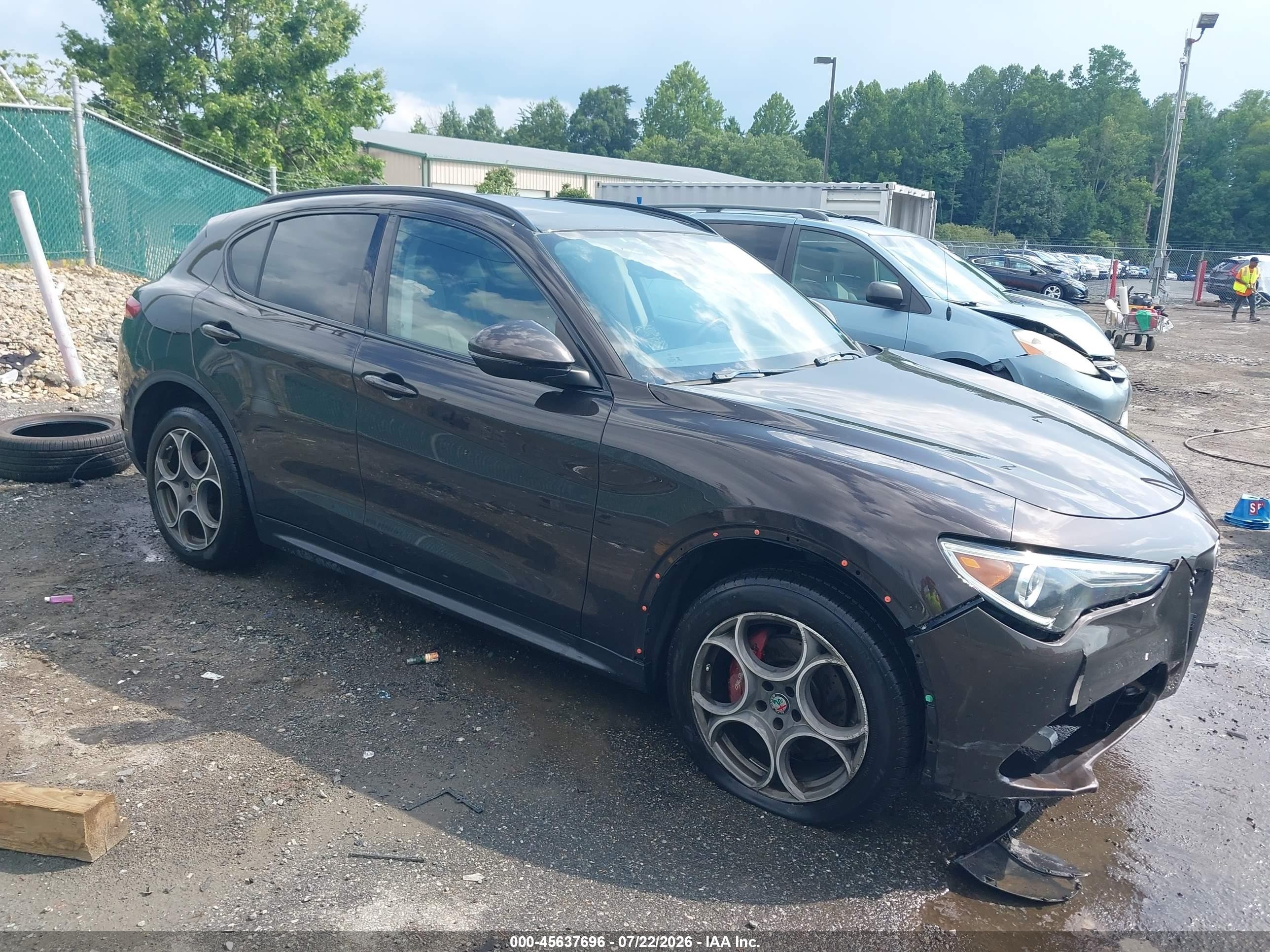 2018 Alfa Romeo Stelvio Sport, VIN ZASFAKPN3J7B71572 — Front end