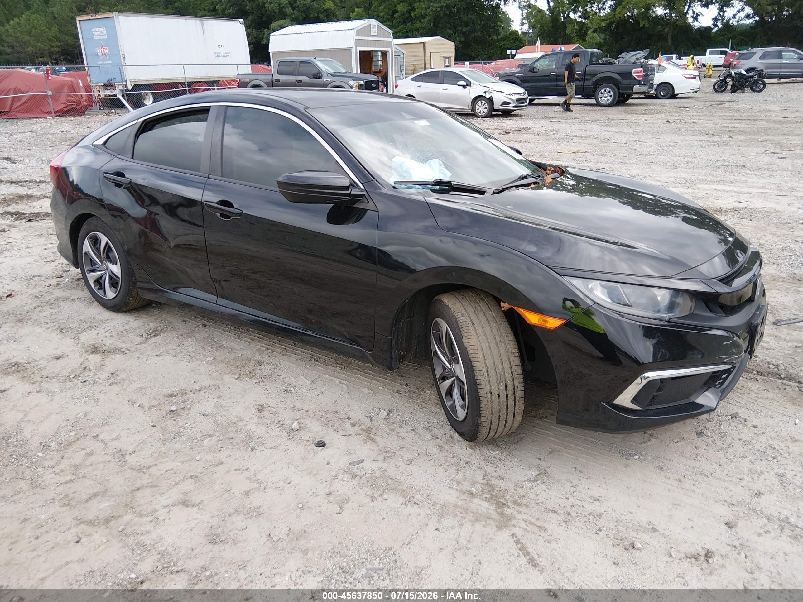 2019 Honda Civic LX, VIN 2HGFC2F64KH576134 — Бок
